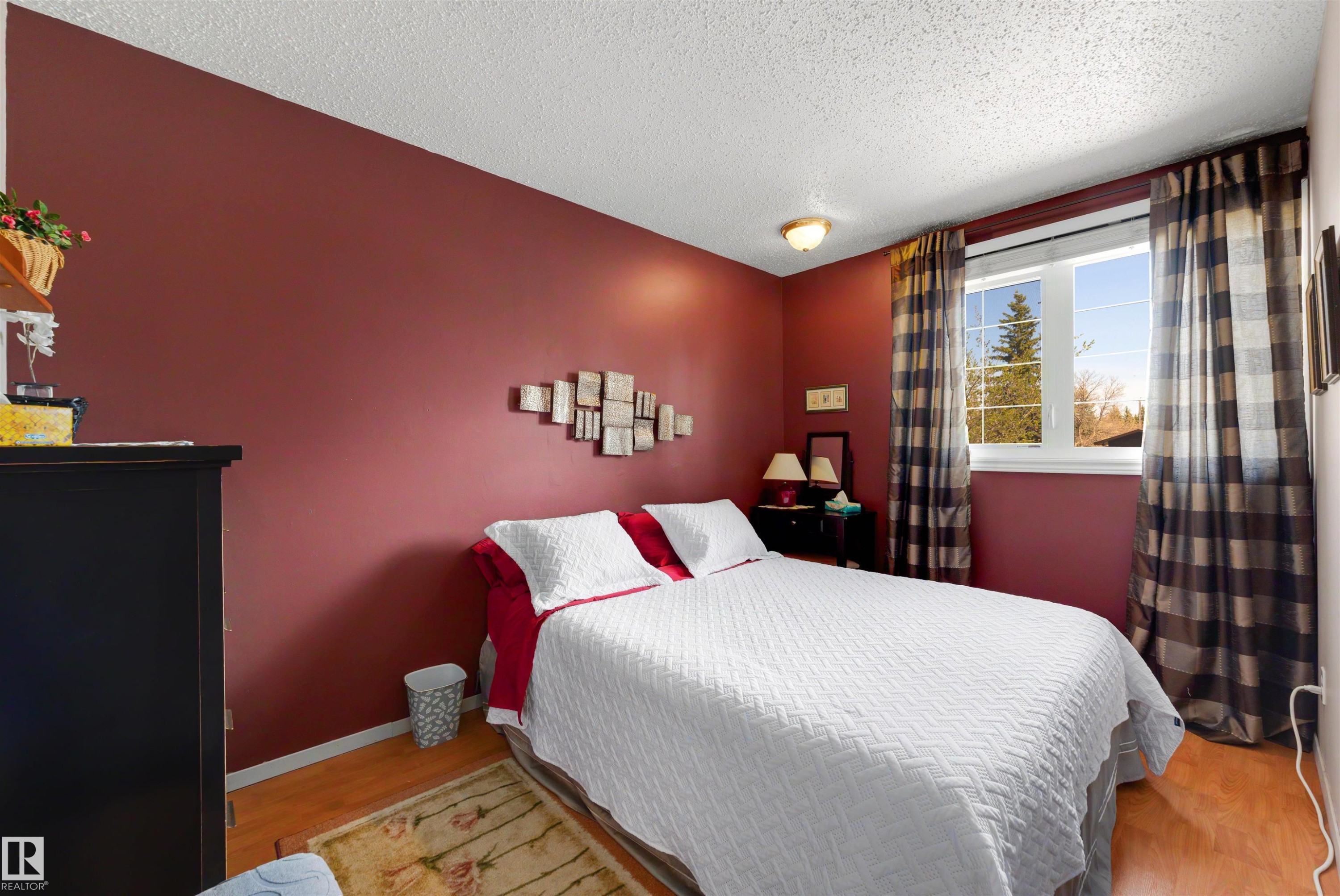 8 Garland Place, St. Albert, AB - Indoor Photo Showing Bedroom