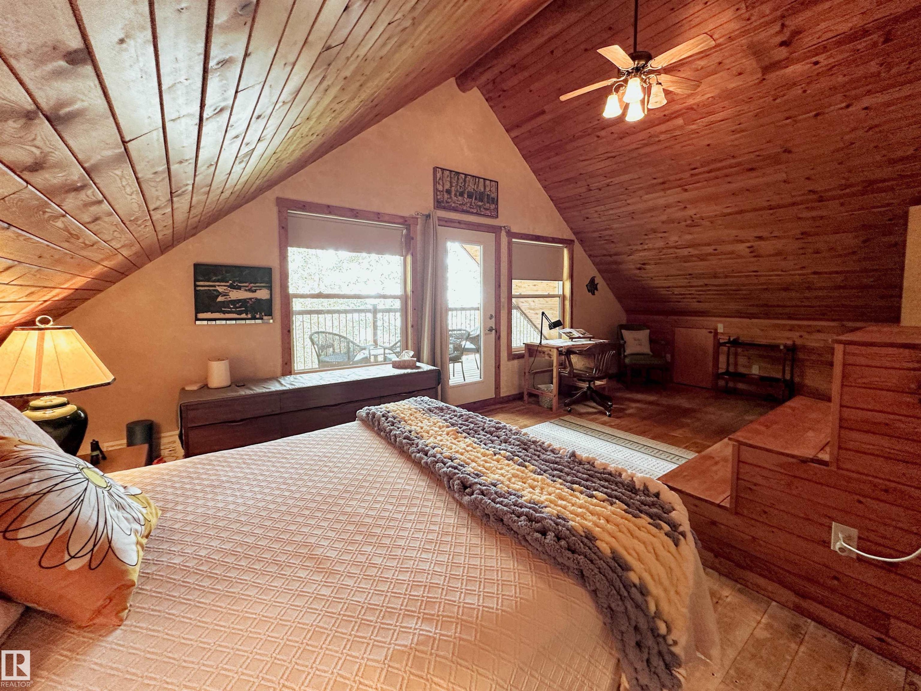 9000 1 Avenue, Rural Parkland County, AB - Indoor Photo Showing Bedroom