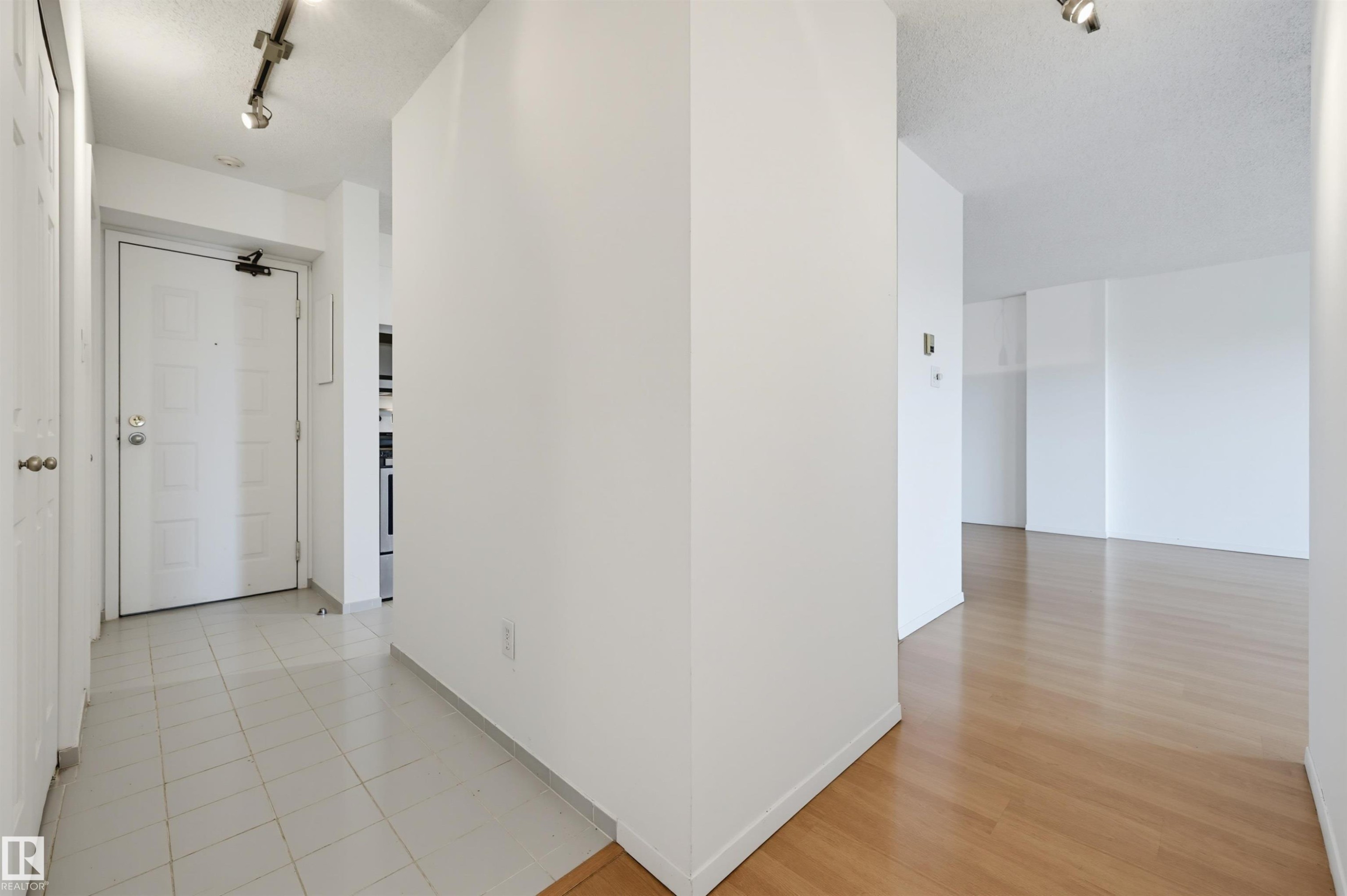 #502 10545 Saskatchewan Dr Nw, Edmonton, AB - Indoor Photo Showing Other Room