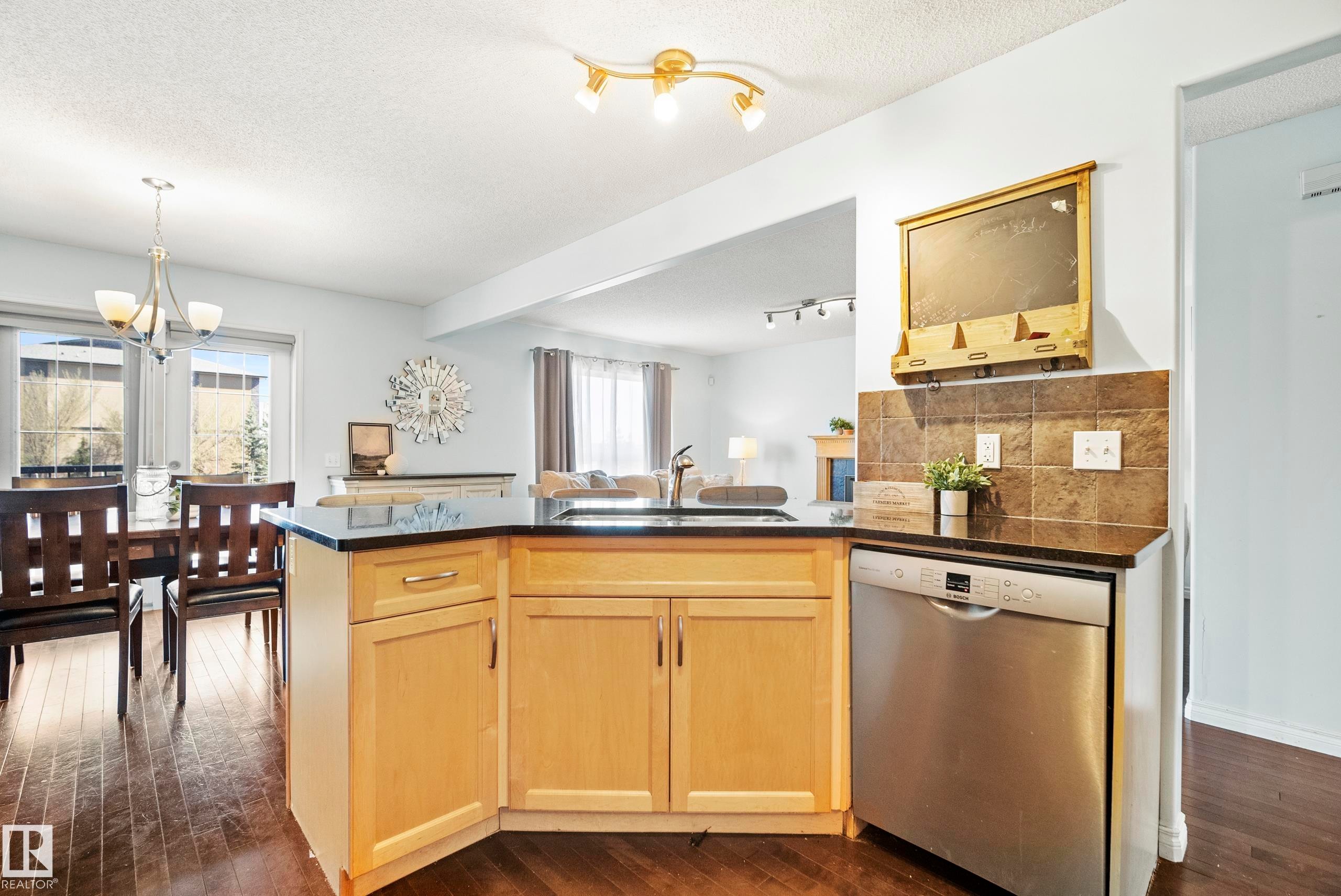 1212 37C Avenue Nw, Edmonton, AB