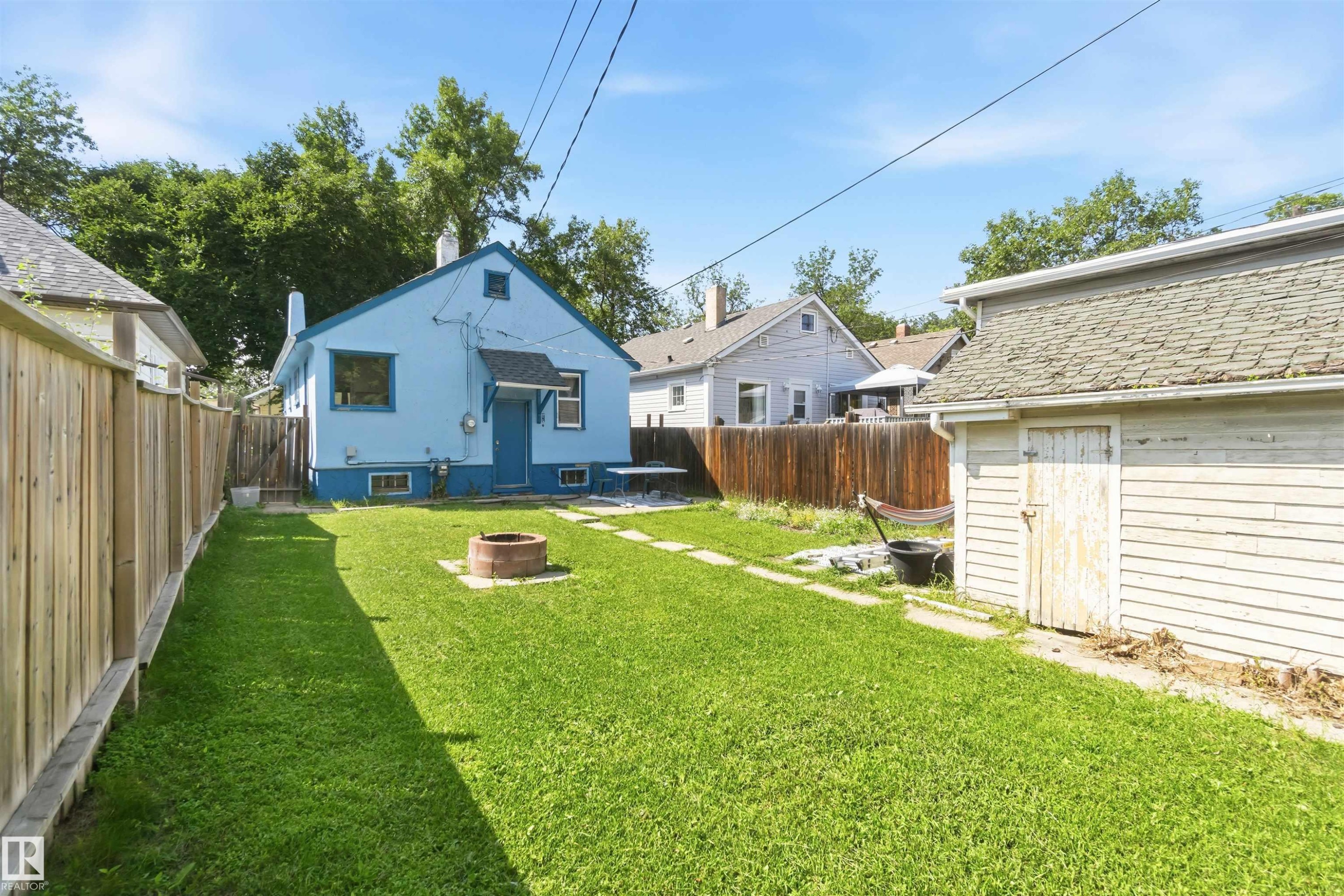11343 96 Street Nw, Edmonton, AB - Outdoor
