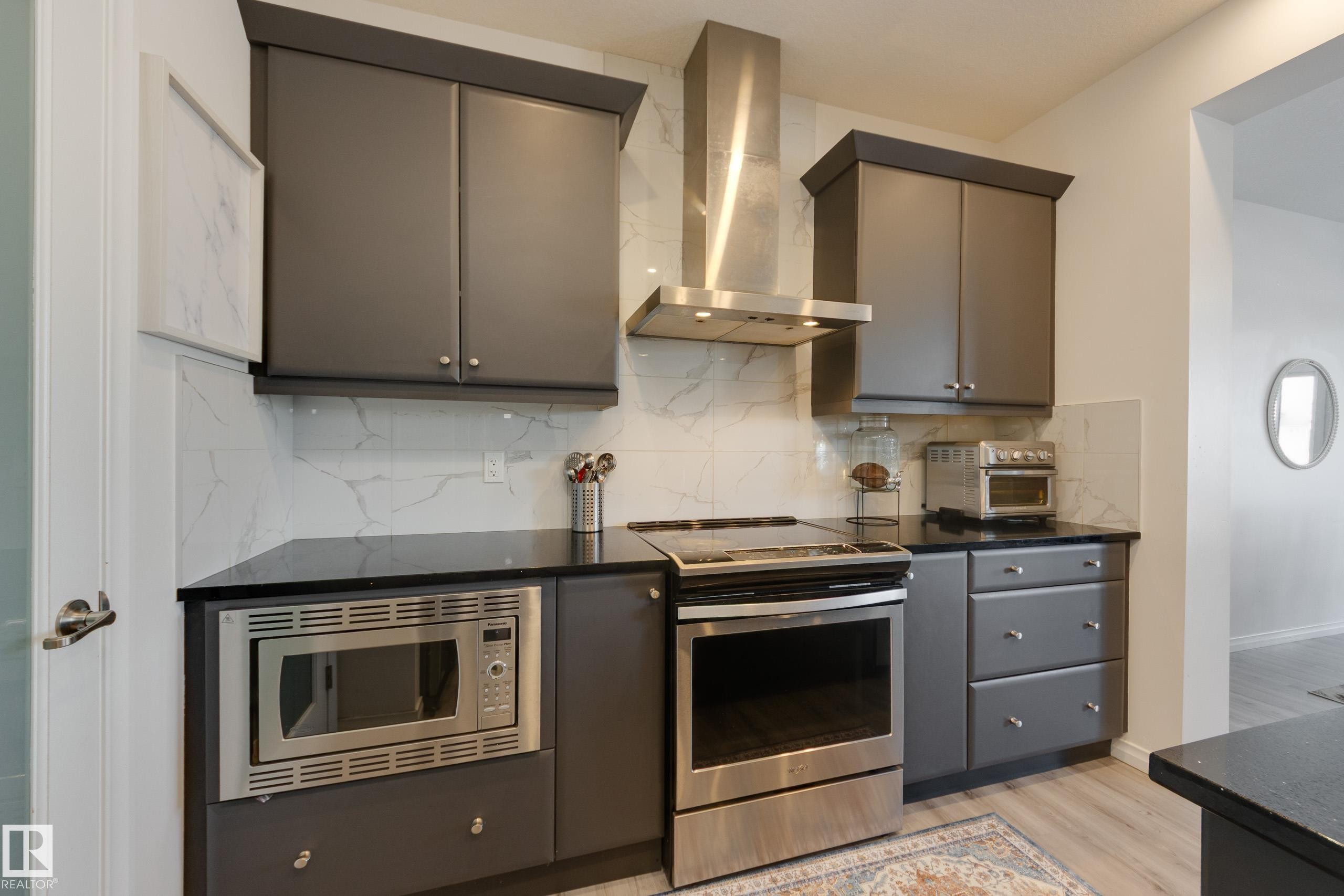 2639 200 Street Nw, Edmonton, AB - Indoor Photo Showing Kitchen