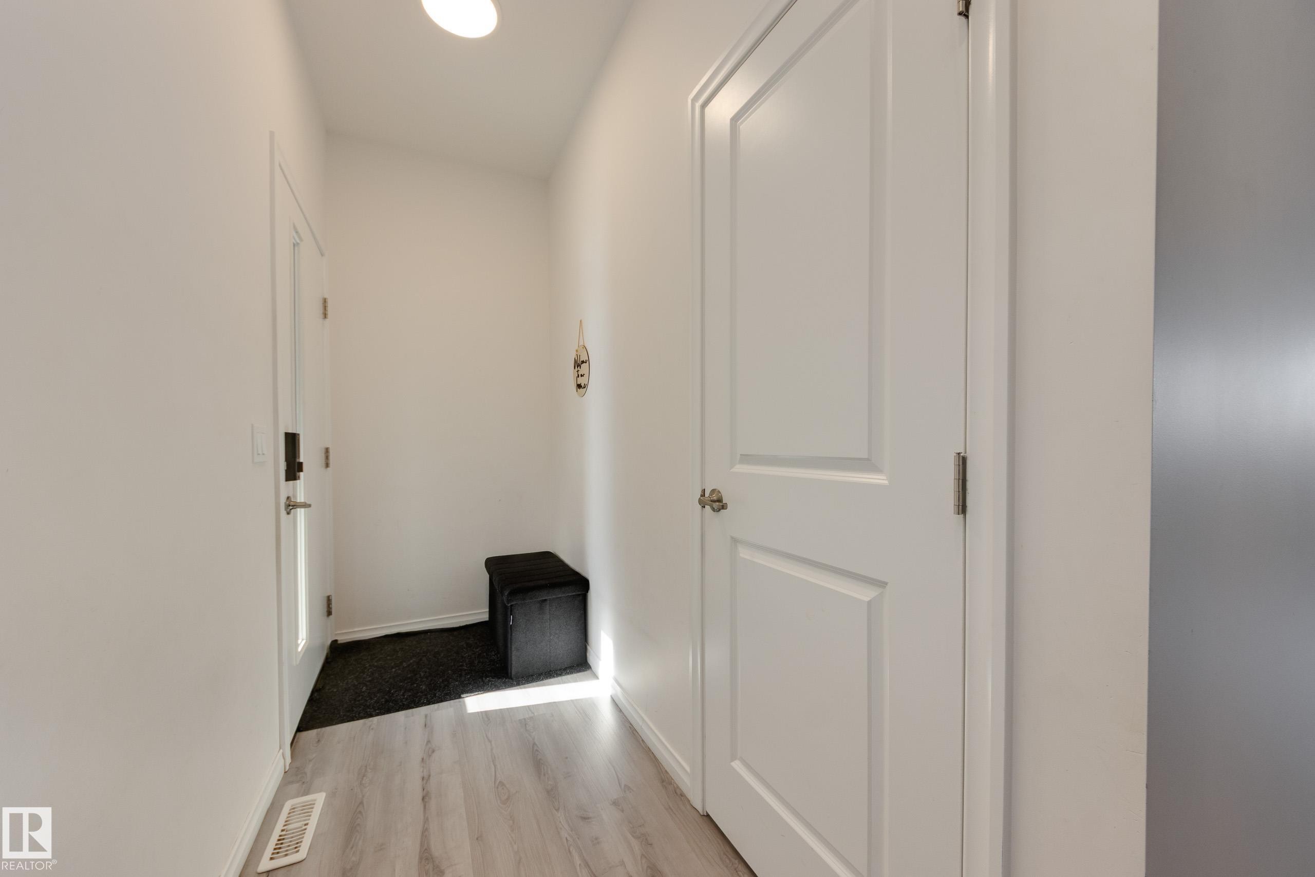2639 200 Street Nw, Edmonton, AB - Indoor Photo Showing Other Room
