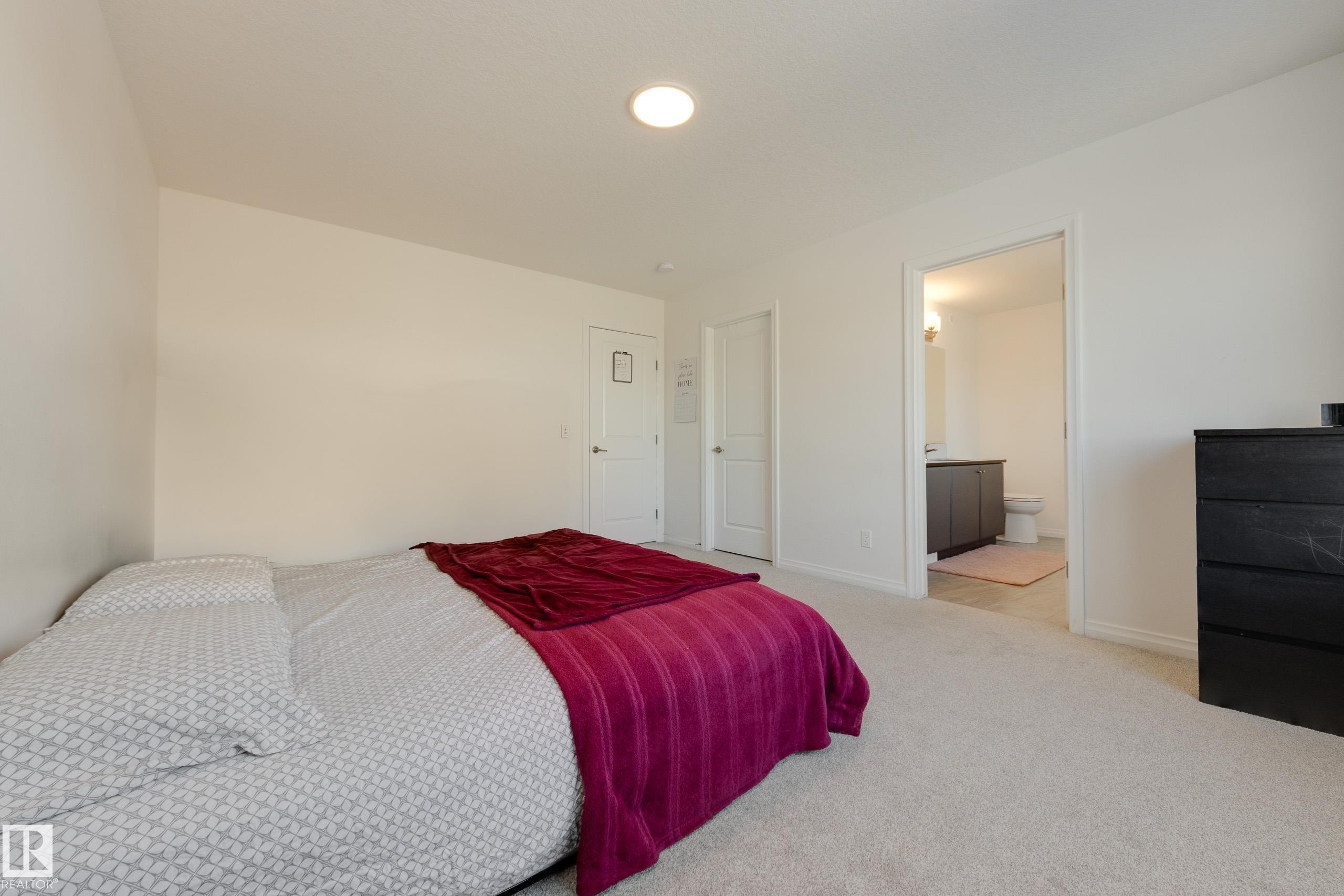 2639 200 Street Nw, Edmonton, AB - Indoor Photo Showing Bedroom