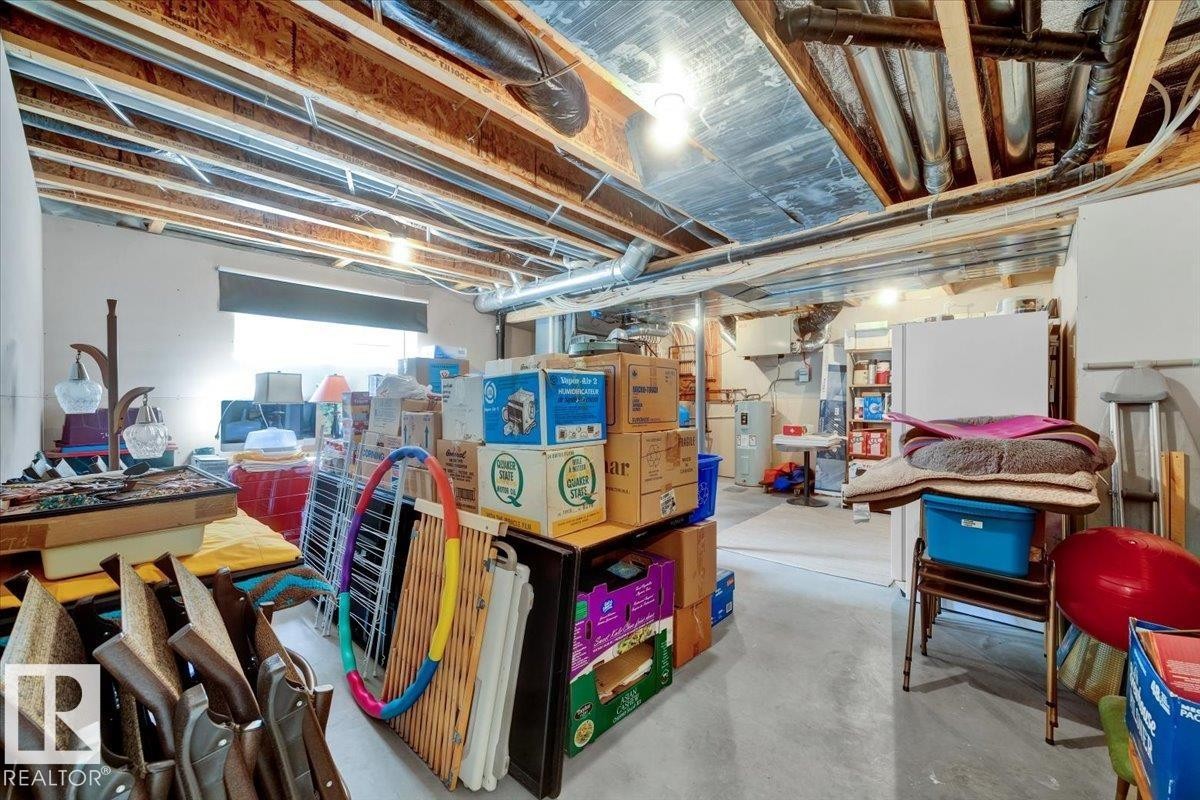 Unfinished basement offering expansive space - 928 Thompson Place Nw, Edmonton, AB - Indoor Photo Showing Basement