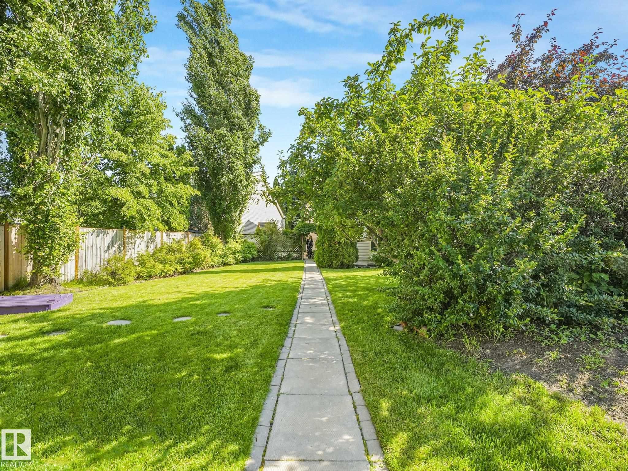 3527 41 Avenue Nw, Edmonton, AB - Outdoor With View