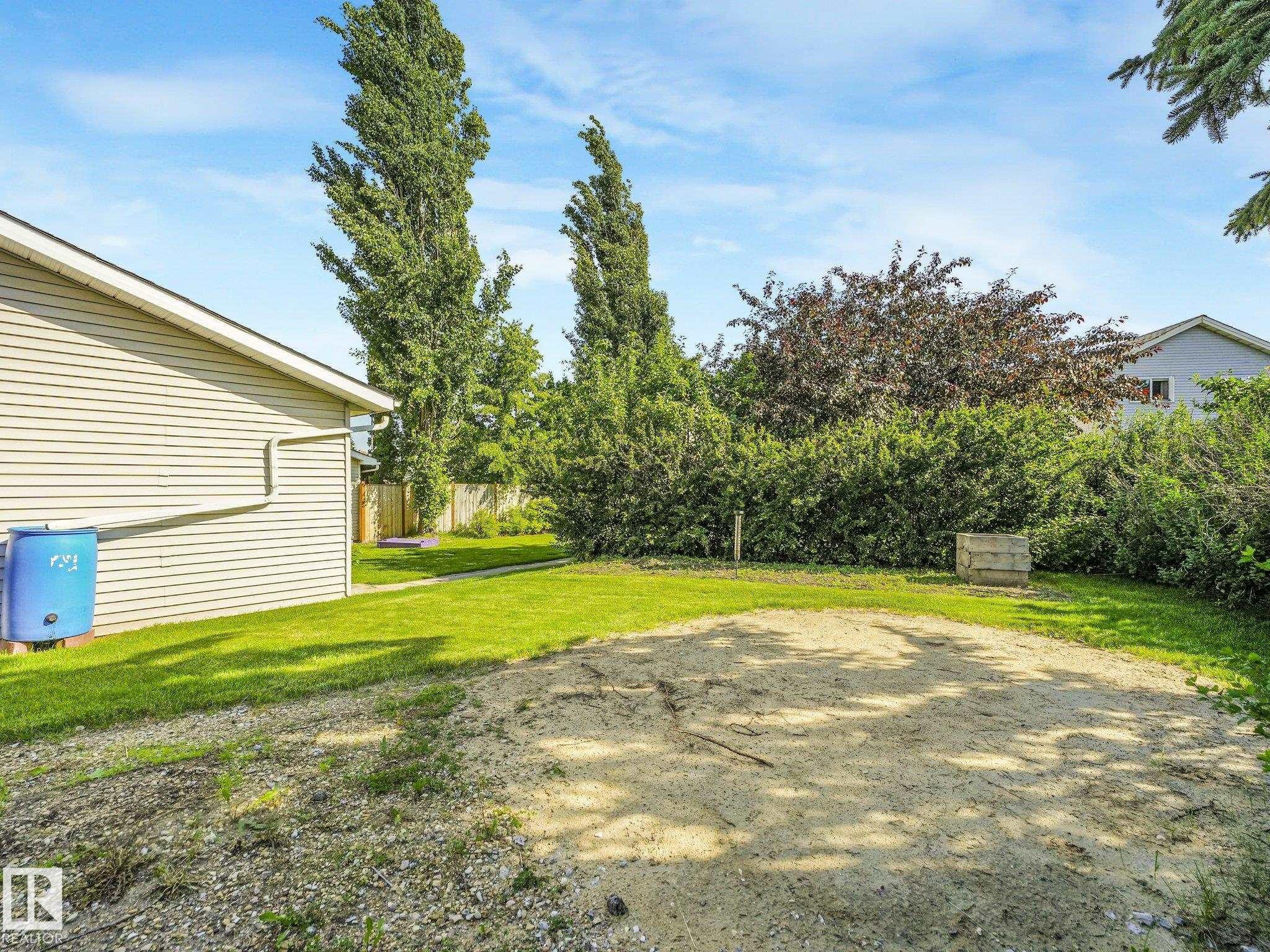 3527 41 Avenue Nw, Edmonton, AB - Outdoor