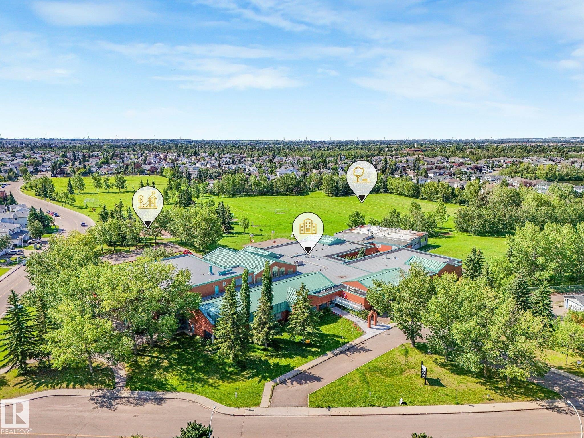 3527 41 Avenue Nw, Edmonton, AB - Outdoor With View
