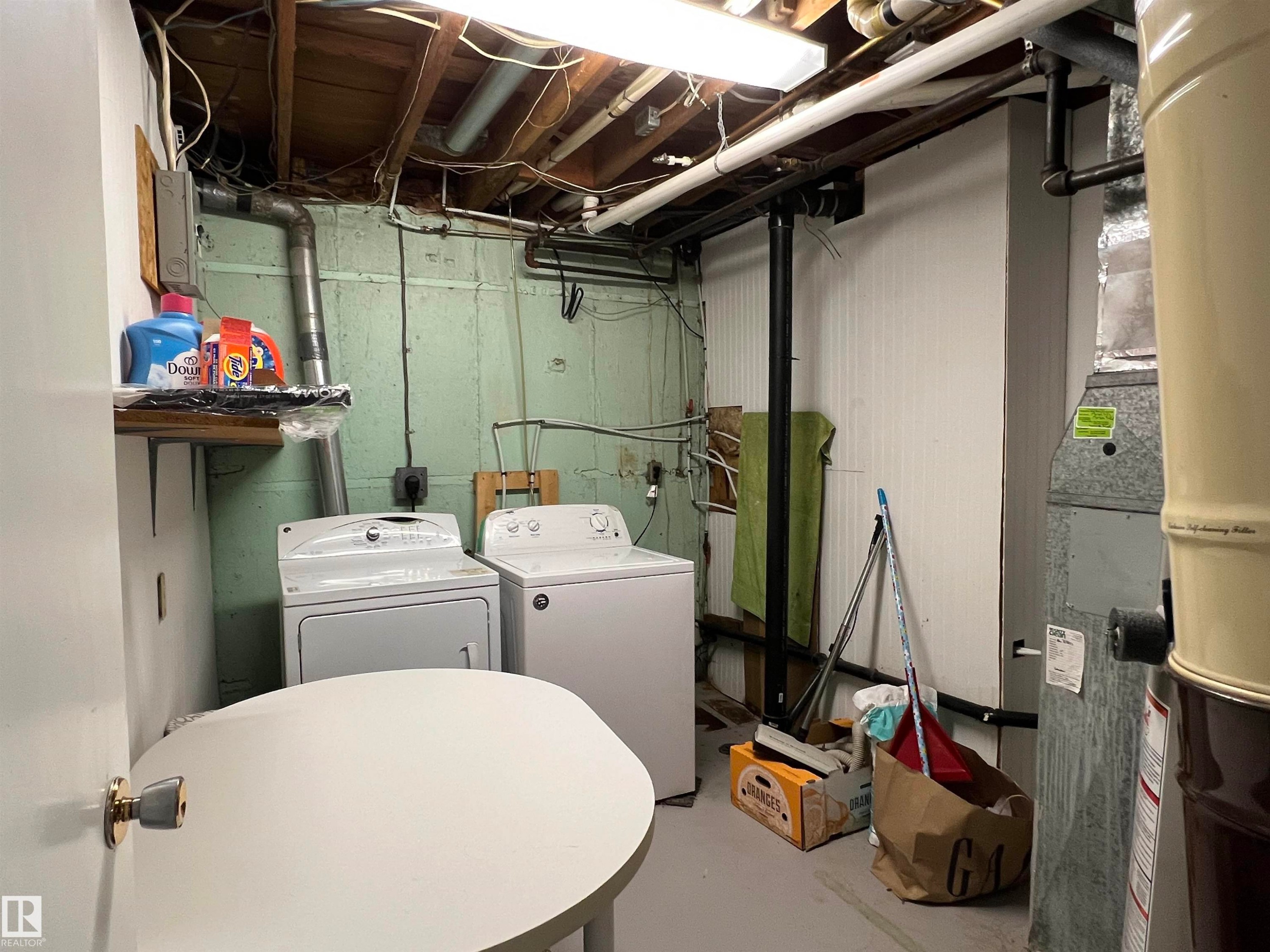 4764 43 St., Drayton Valley, AB - Indoor Photo Showing Laundry Room