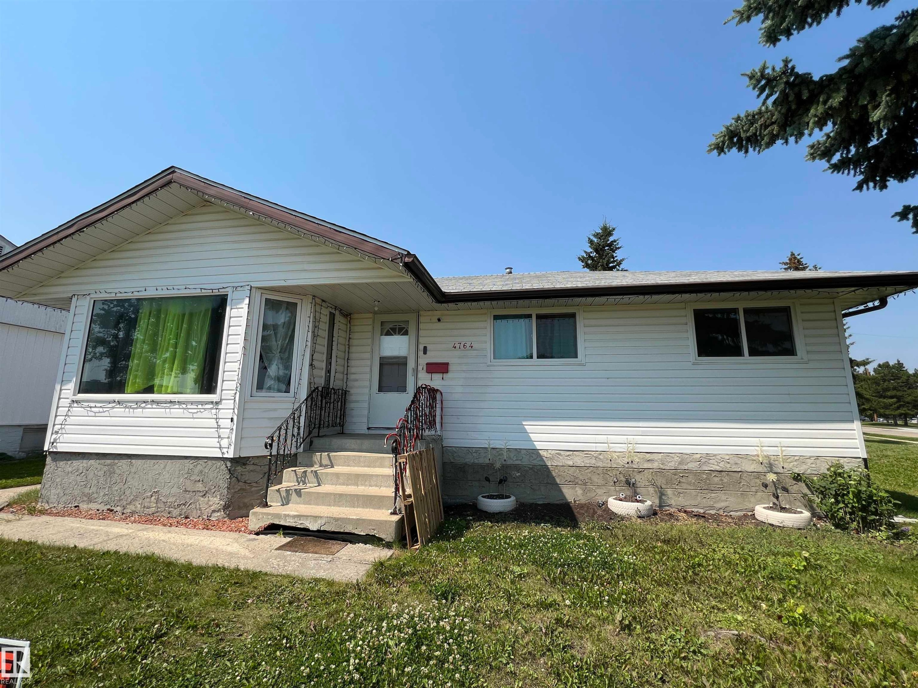 4764 43 St., Drayton Valley, AB - Outdoor