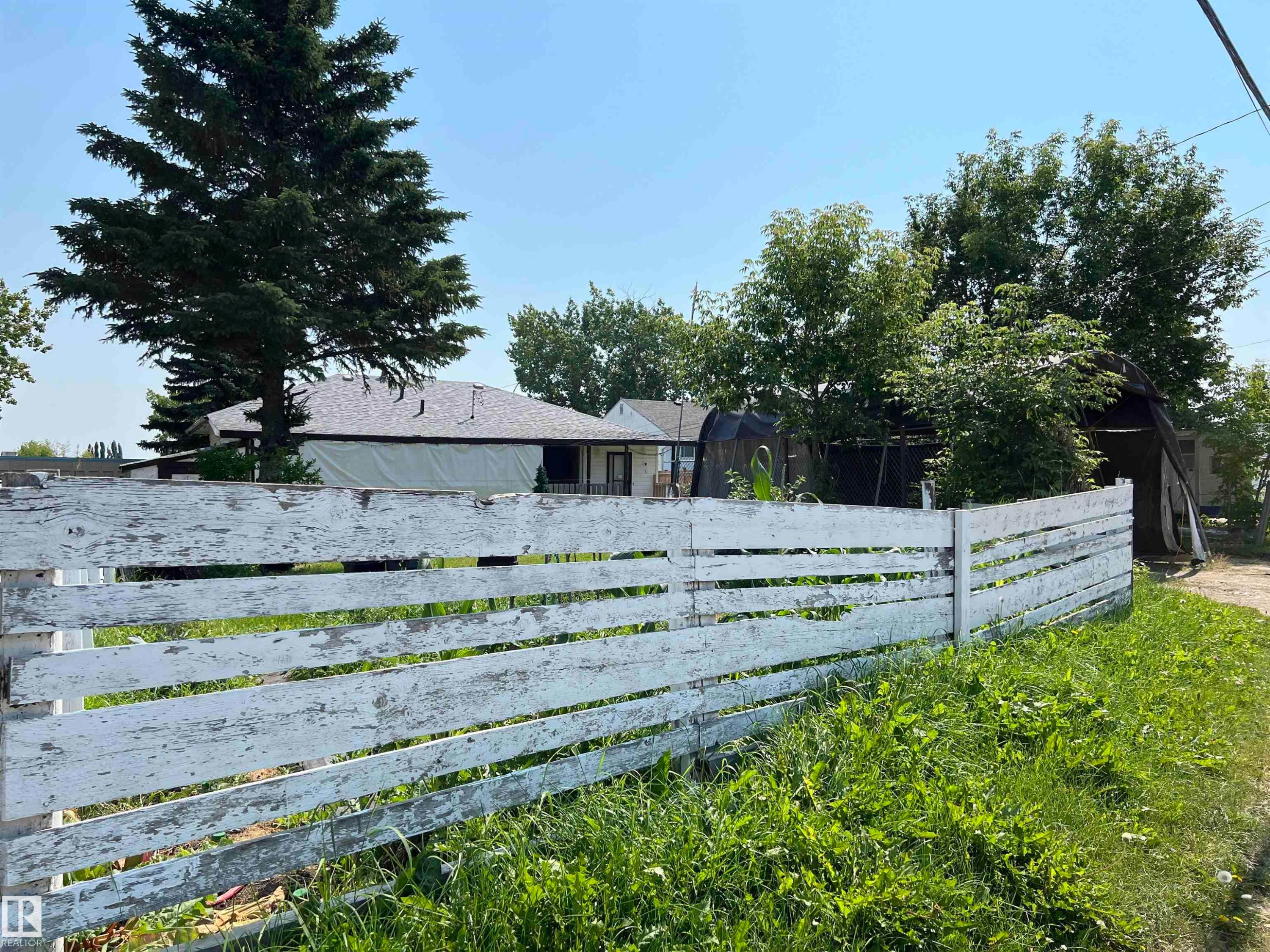 4764 43 St., Drayton Valley, AB - Outdoor