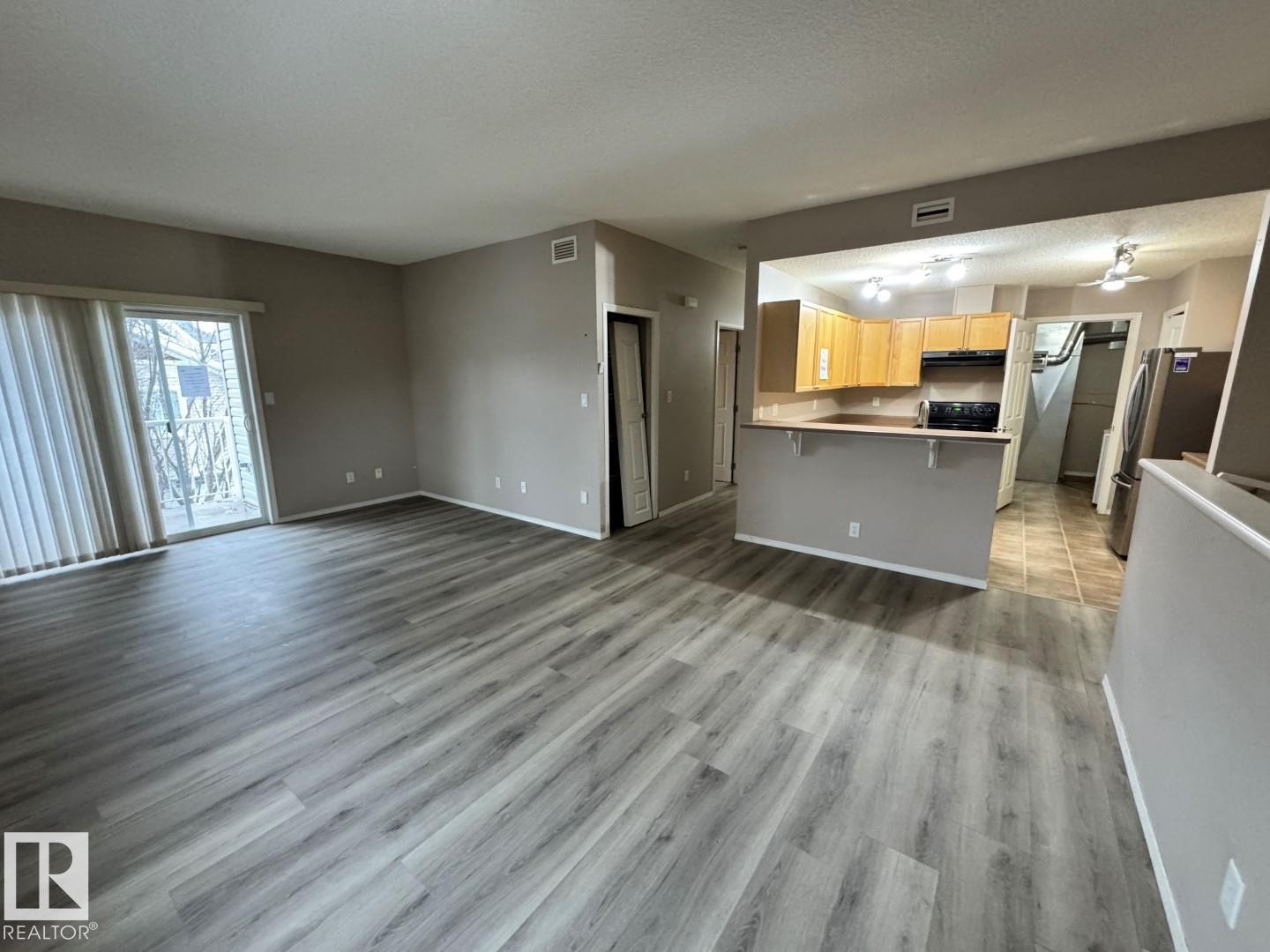 #28 2508 Hanna Cr Nw, Edmonton, AB - Indoor Photo Showing Other Room