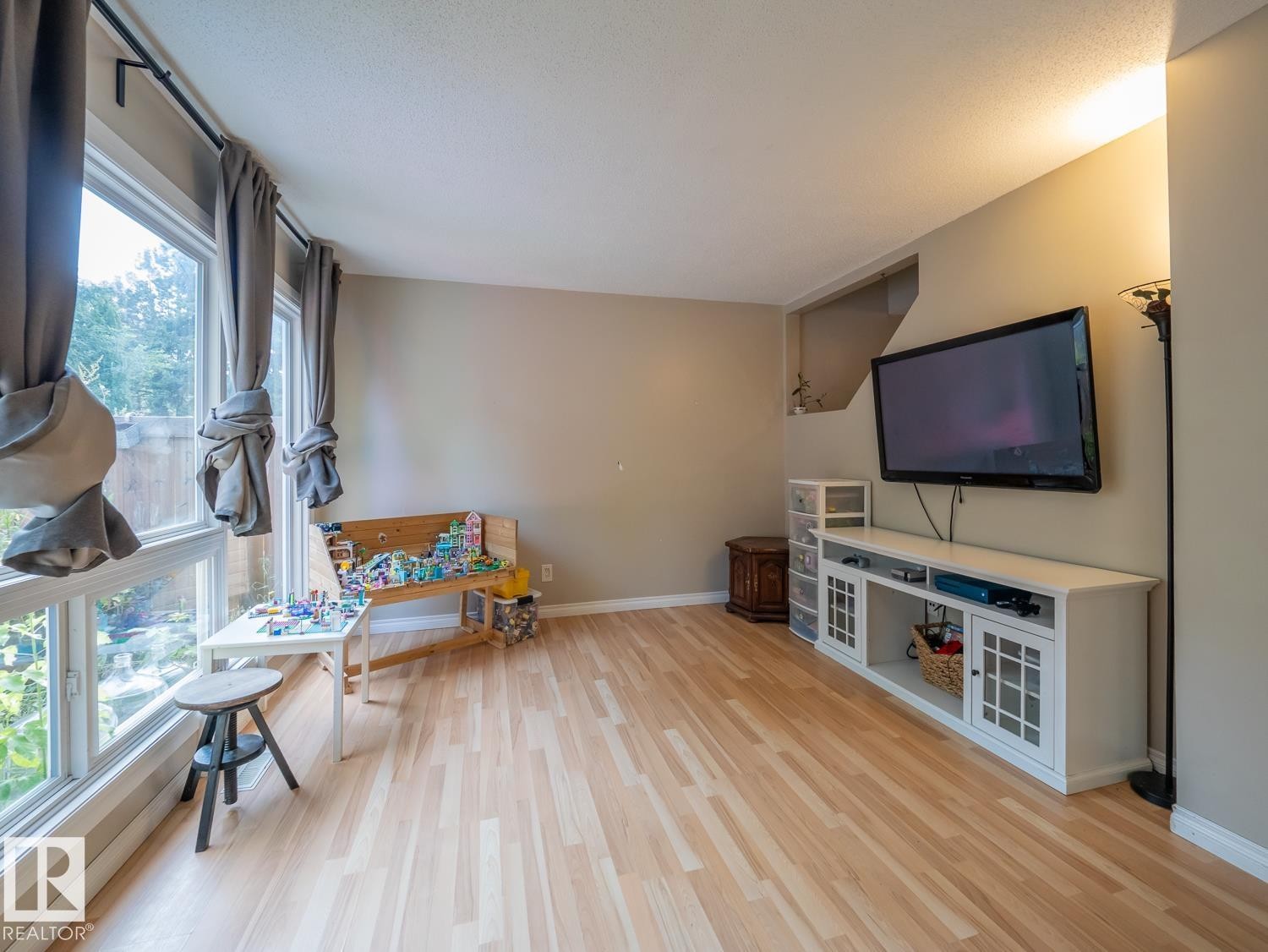 208 Grandin Village, St. Albert, AB - Indoor