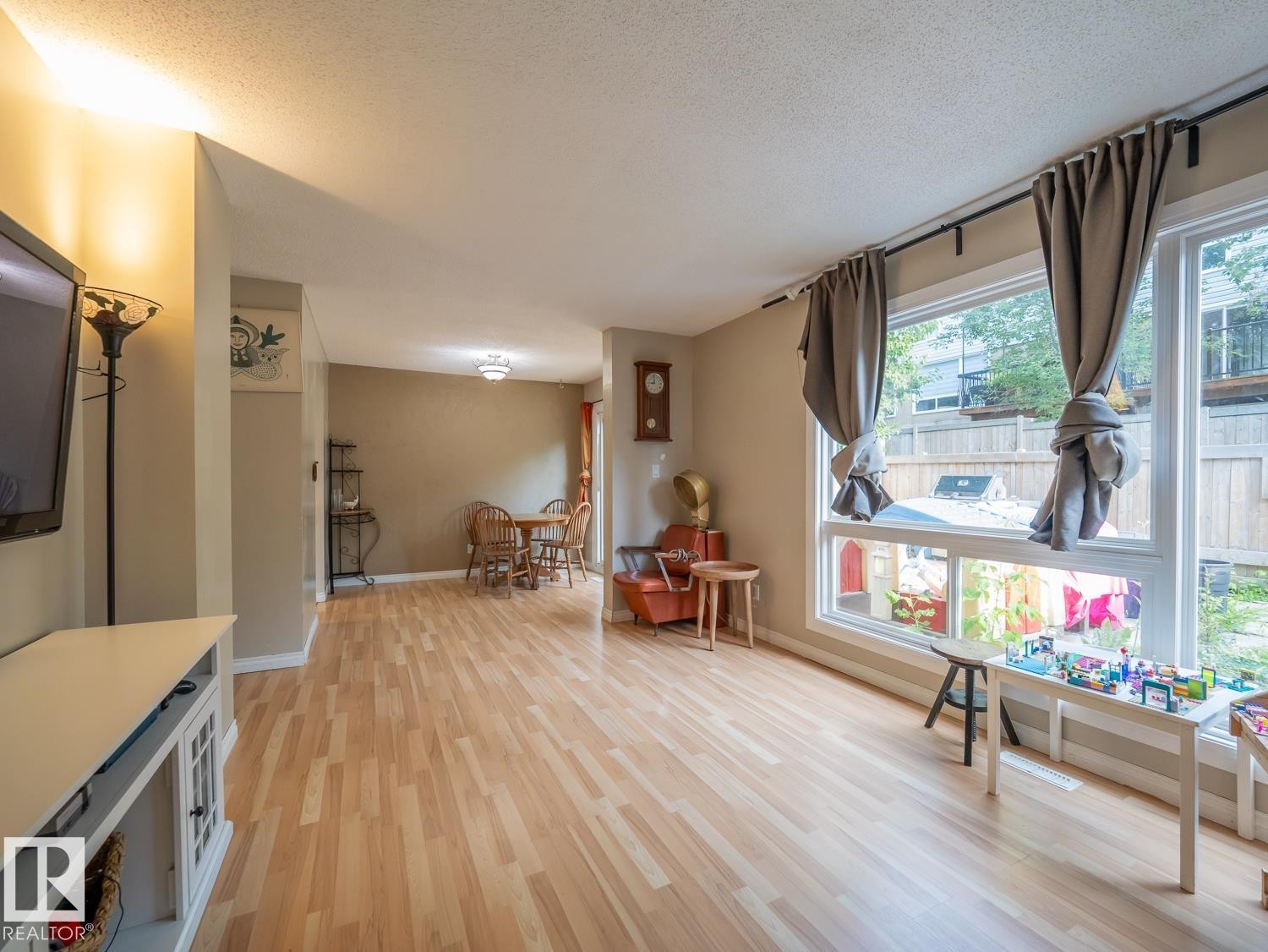 208 Grandin Village, St. Albert, AB - Indoor