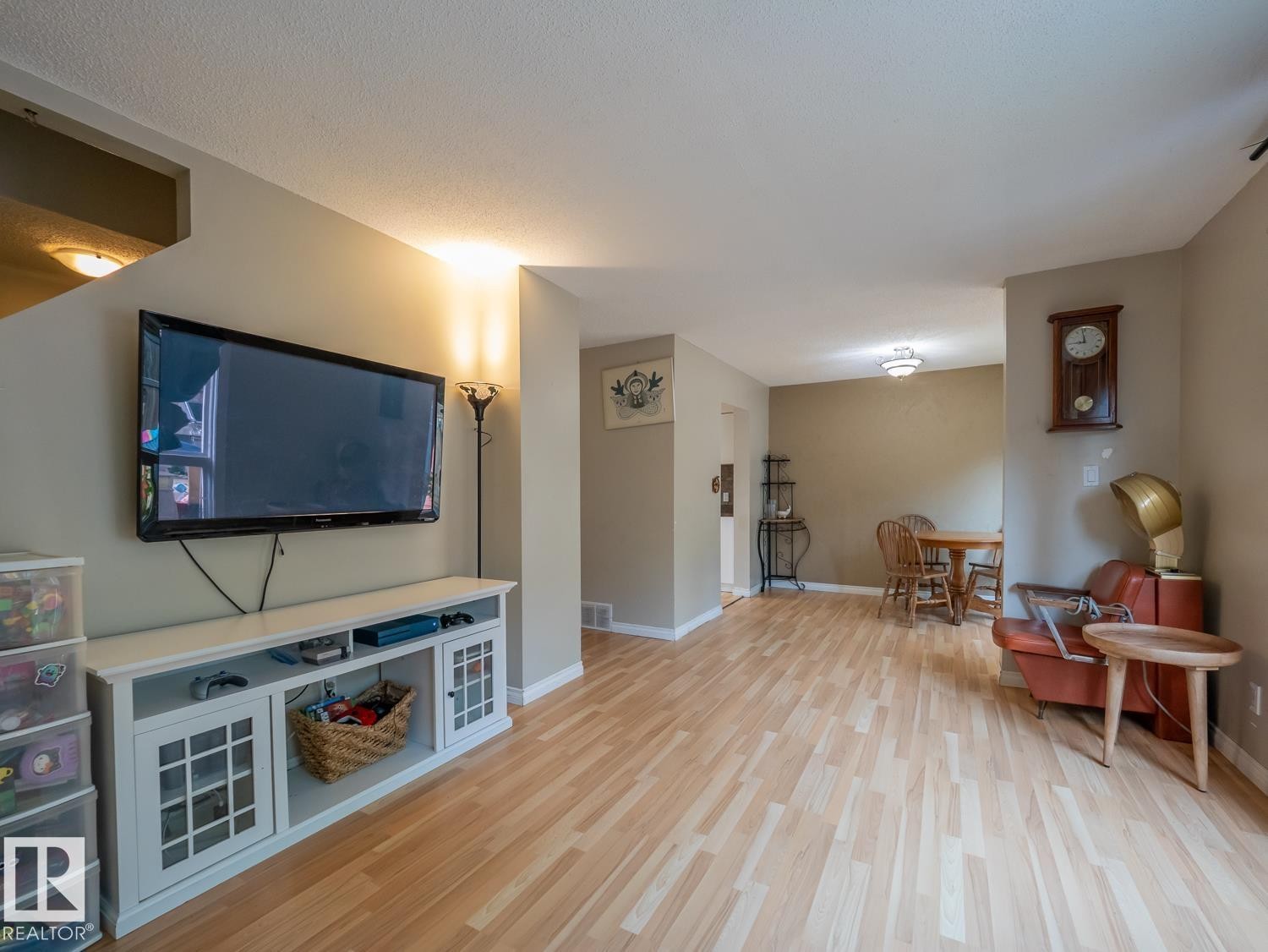 208 Grandin Village, St. Albert, AB - Indoor