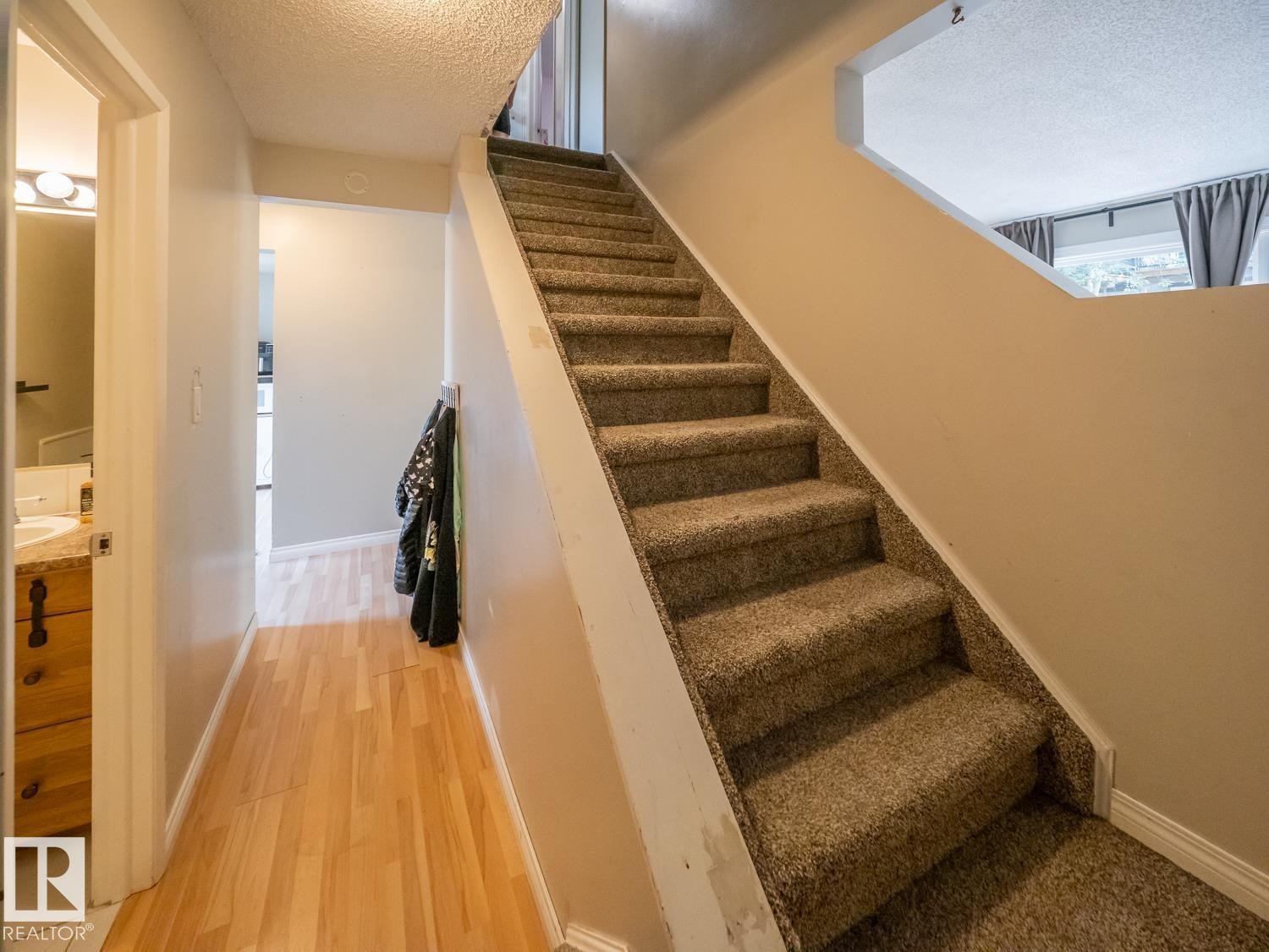 208 Grandin Village, St. Albert, AB - Indoor Photo Showing Other Room