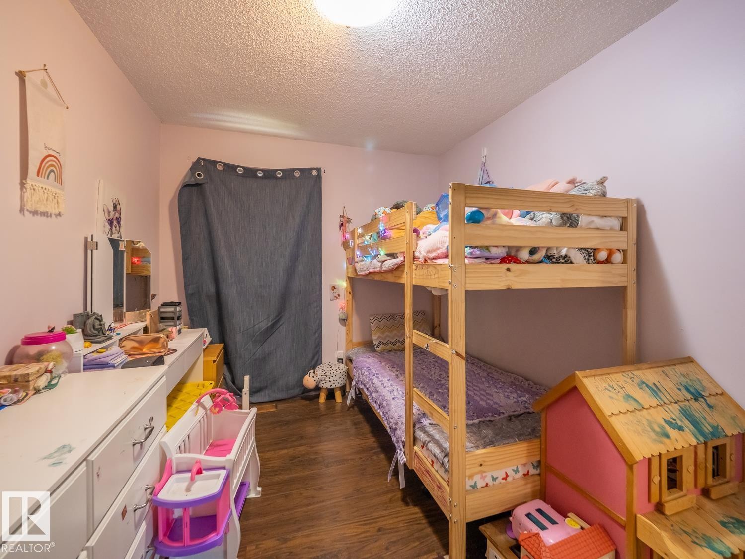 208 Grandin Village, St. Albert, AB - Indoor Photo Showing Bedroom