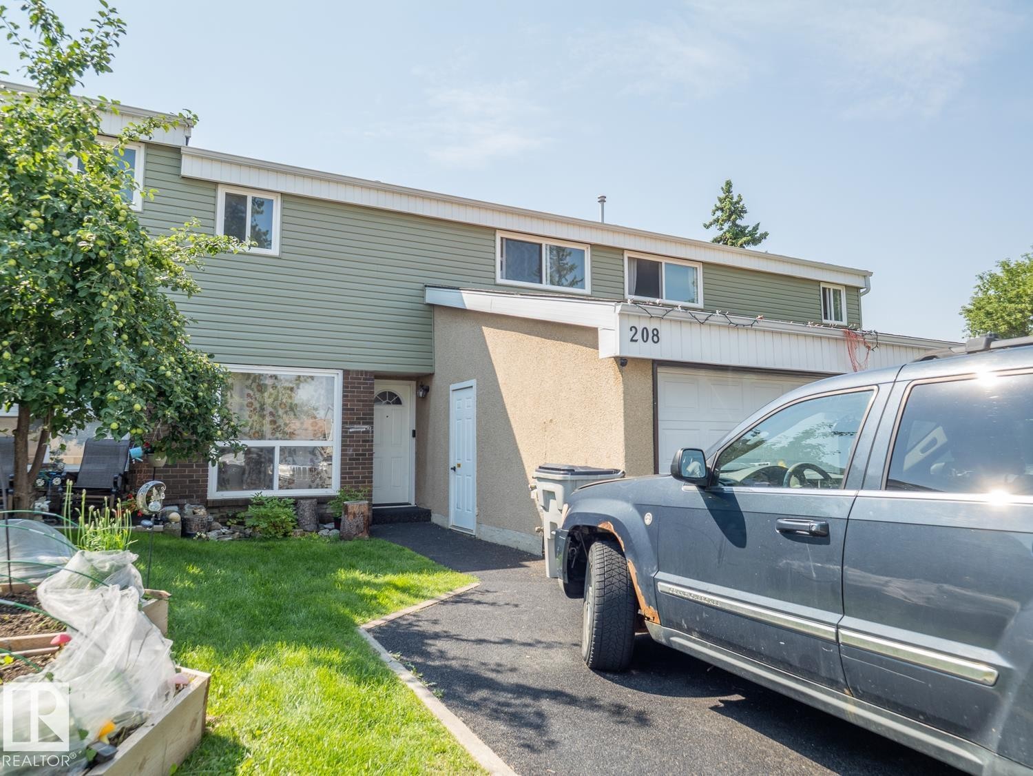 208 Grandin Village, St. Albert, AB - Outdoor