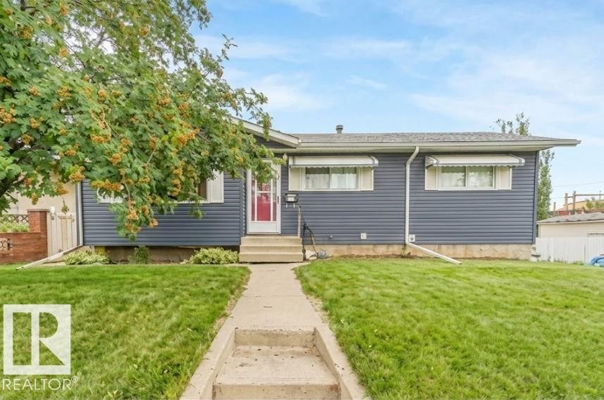 8712 137 Avenue Nw, Edmonton, AB - Outdoor