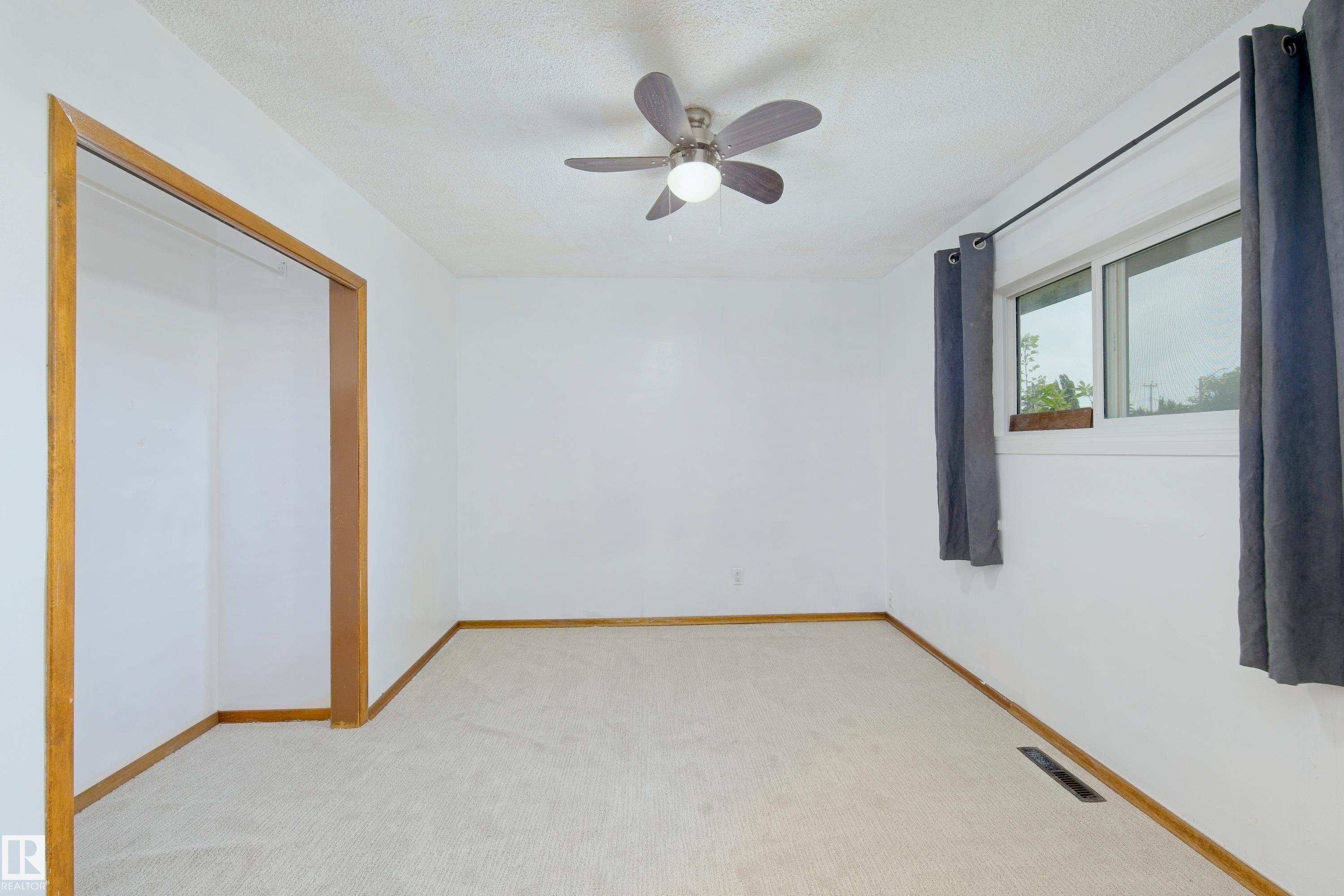 4510 55 Avenue, Barrhead, AB - Indoor Photo Showing Other Room