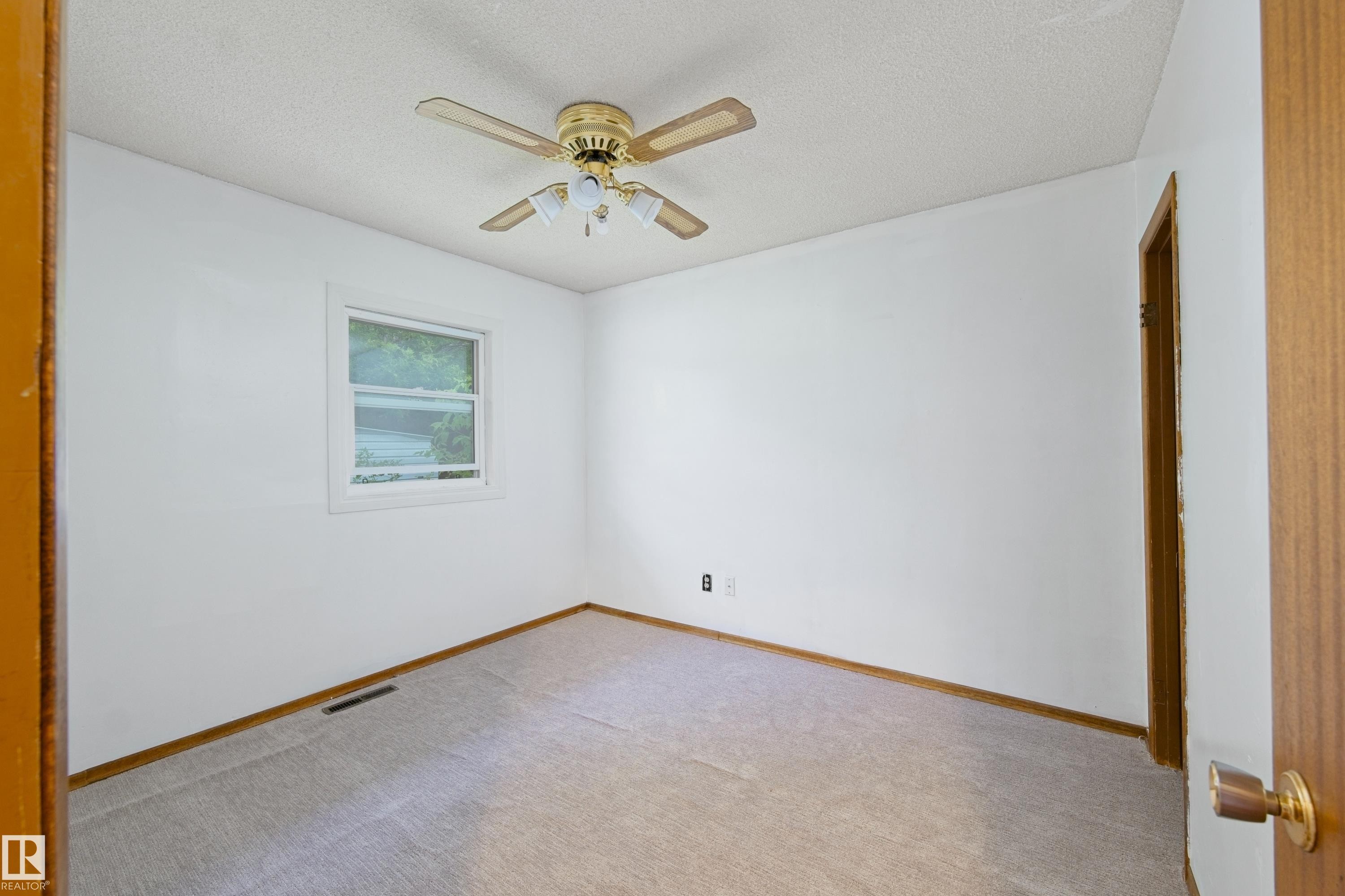4510 55 Avenue, Barrhead, AB - Indoor Photo Showing Other Room