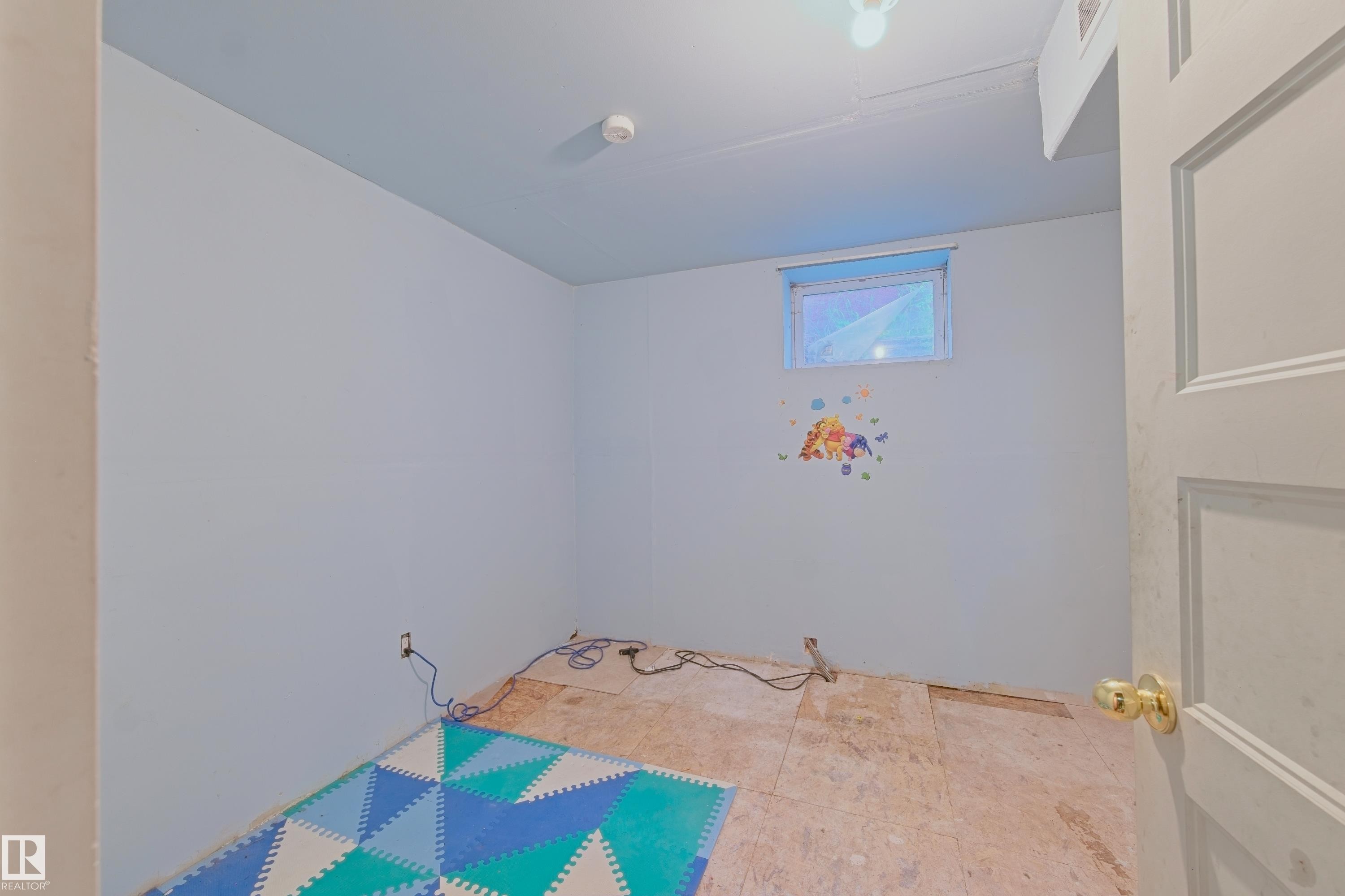 4510 55 Avenue, Barrhead, AB - Indoor