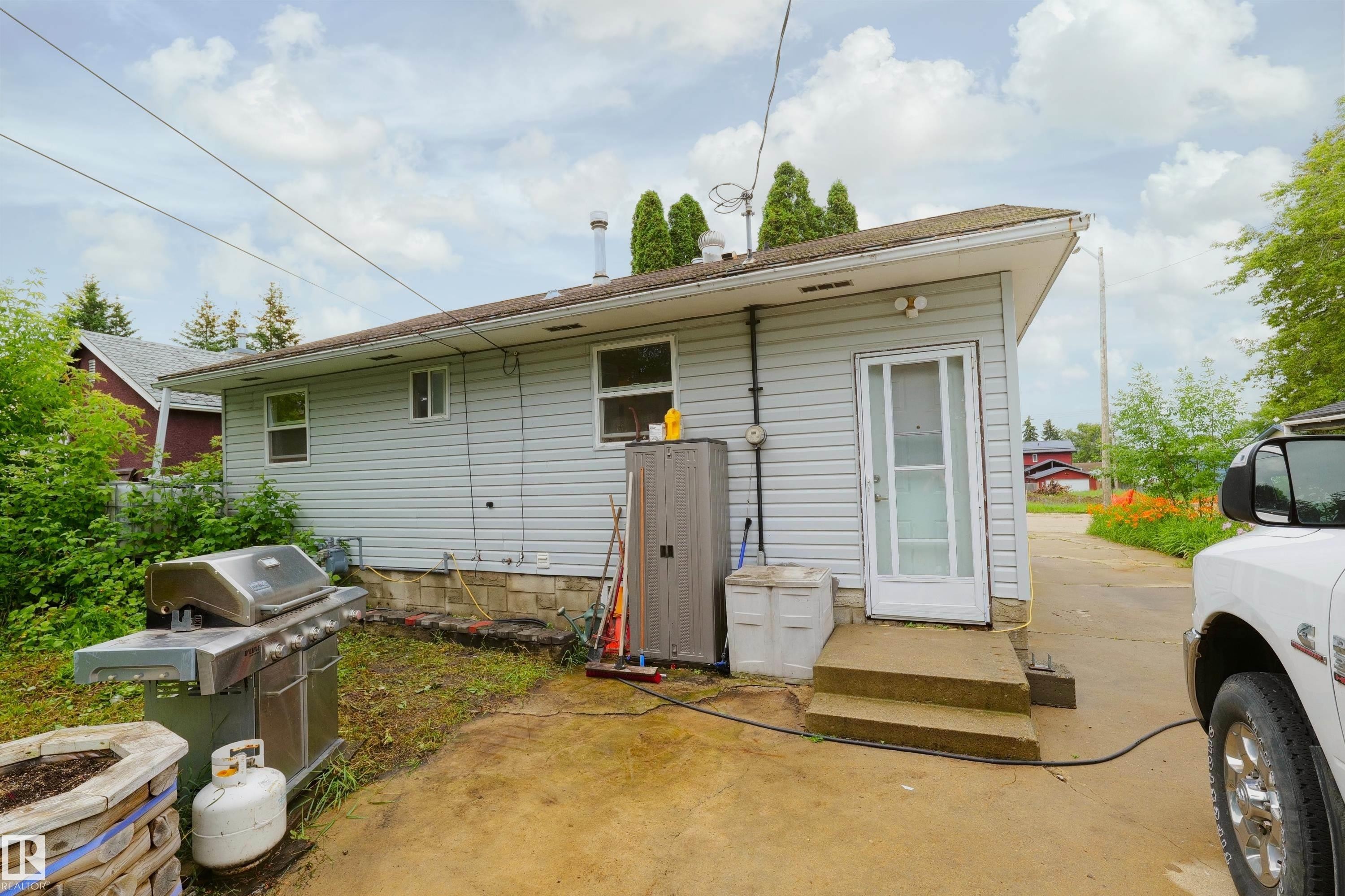 4510 55 Avenue, Barrhead, AB - Outdoor With Exterior