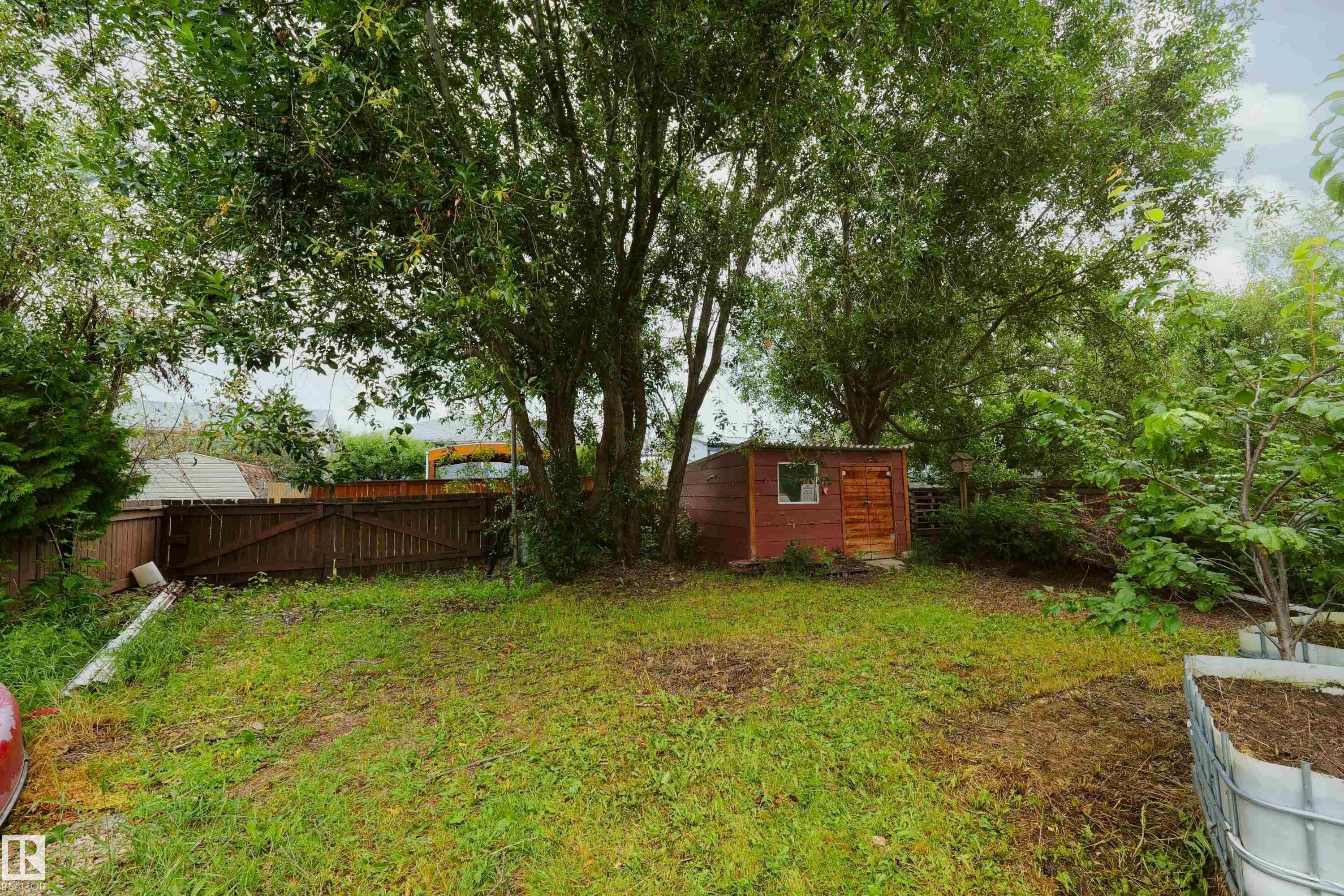 4510 55 Avenue, Barrhead, AB - Outdoor With Backyard