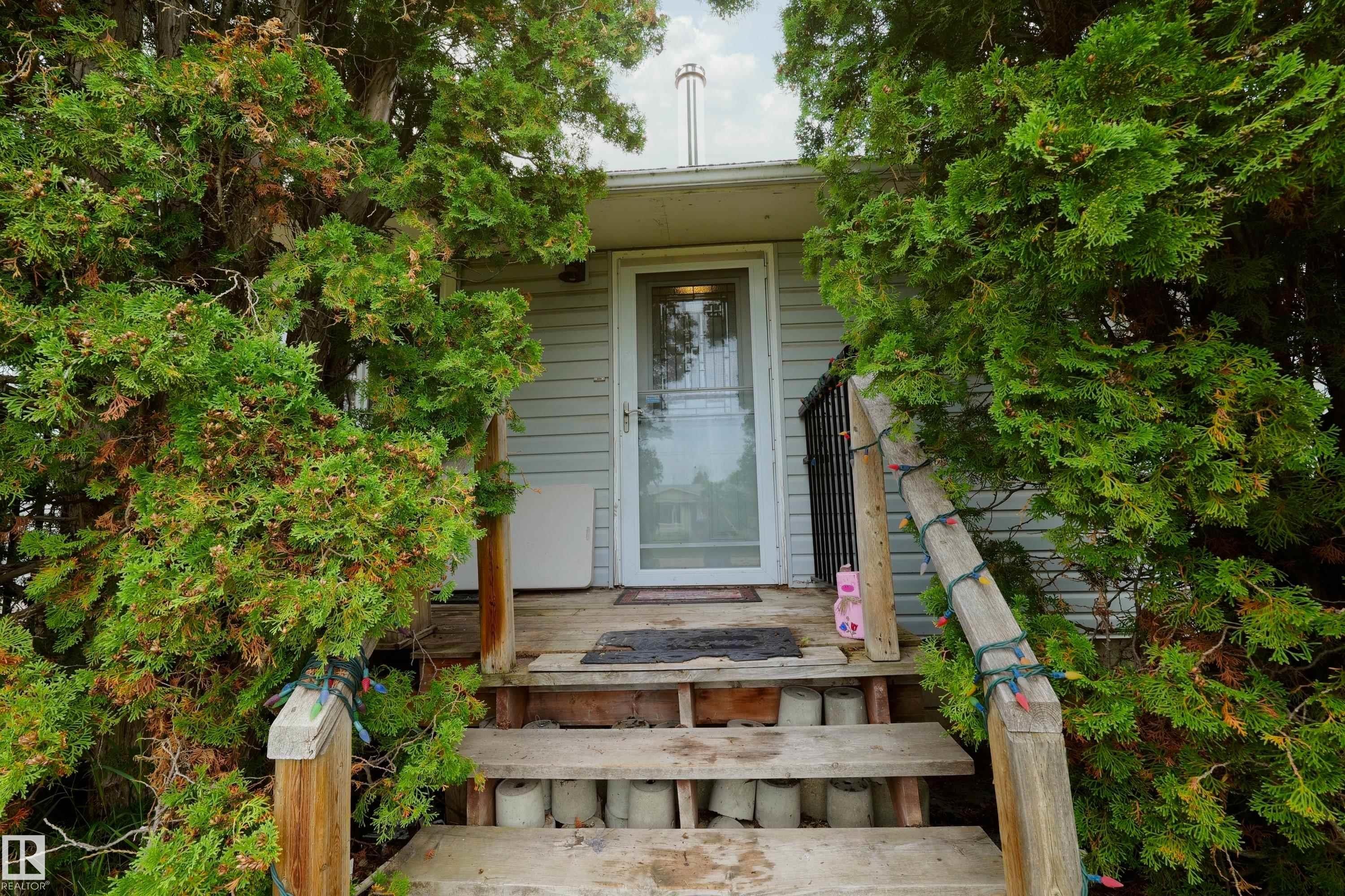 4510 55 Avenue, Barrhead, AB - Outdoor