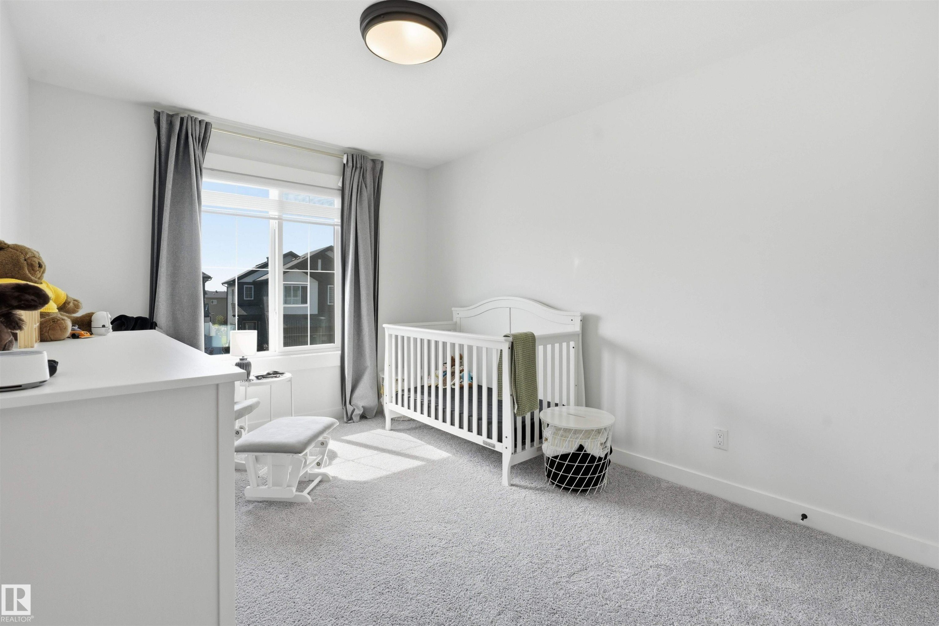 4618 170A Avenue Nw, Edmonton, AB - Indoor Photo Showing Bedroom