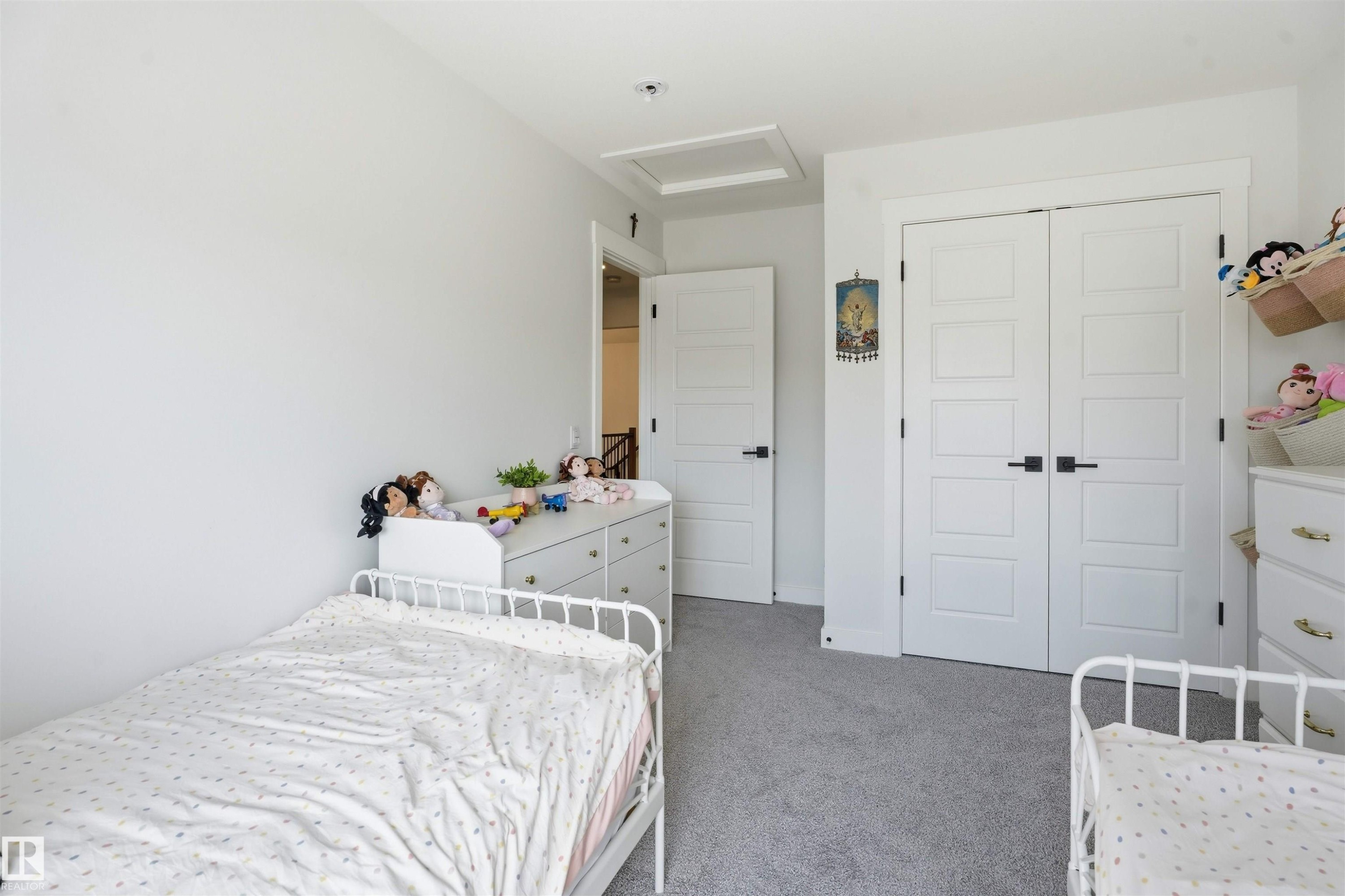 4618 170A Avenue Nw, Edmonton, AB - Indoor Photo Showing Bedroom