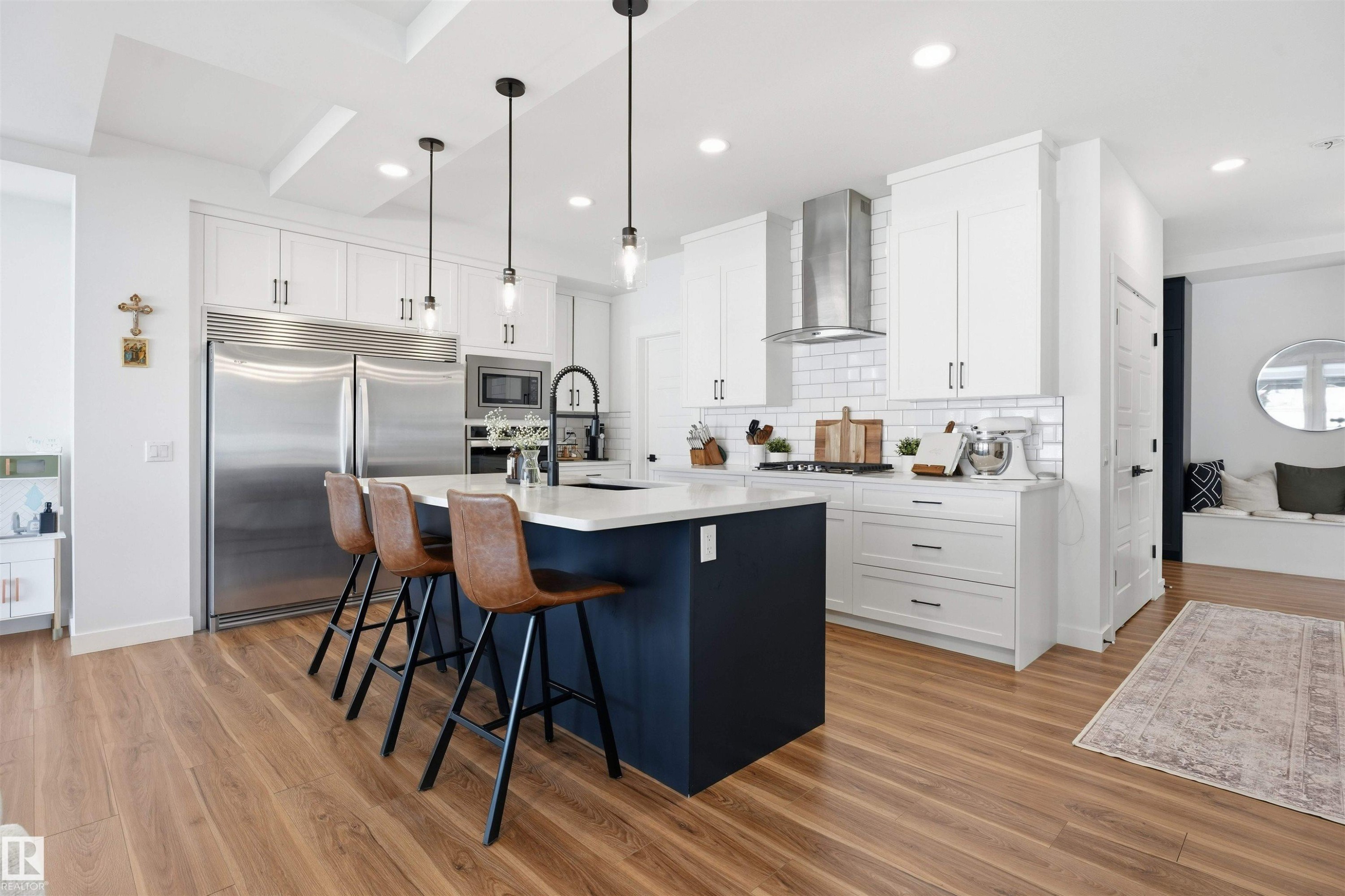 4618 170A Avenue Nw, Edmonton, AB - Indoor Photo Showing Kitchen With Upgraded Kitchen