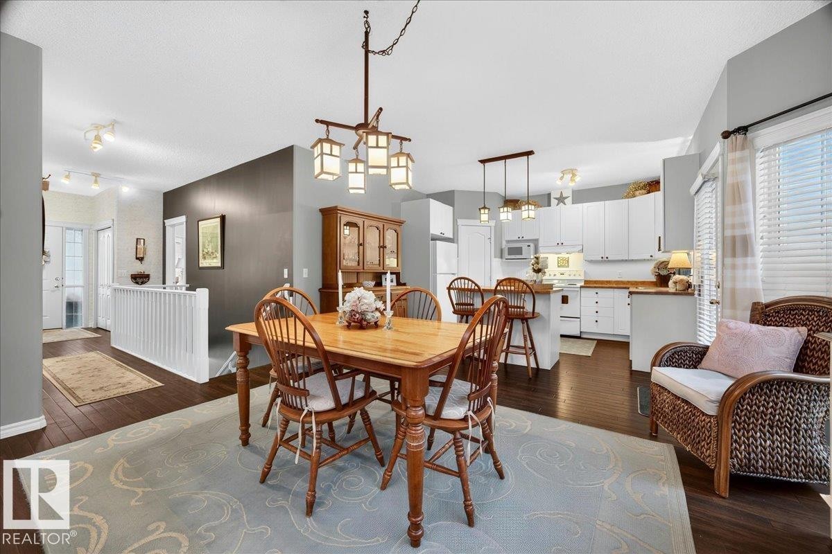 #52 1780 Glastonbury Bv Nw, Edmonton, AB - Indoor Photo Showing Dining Room