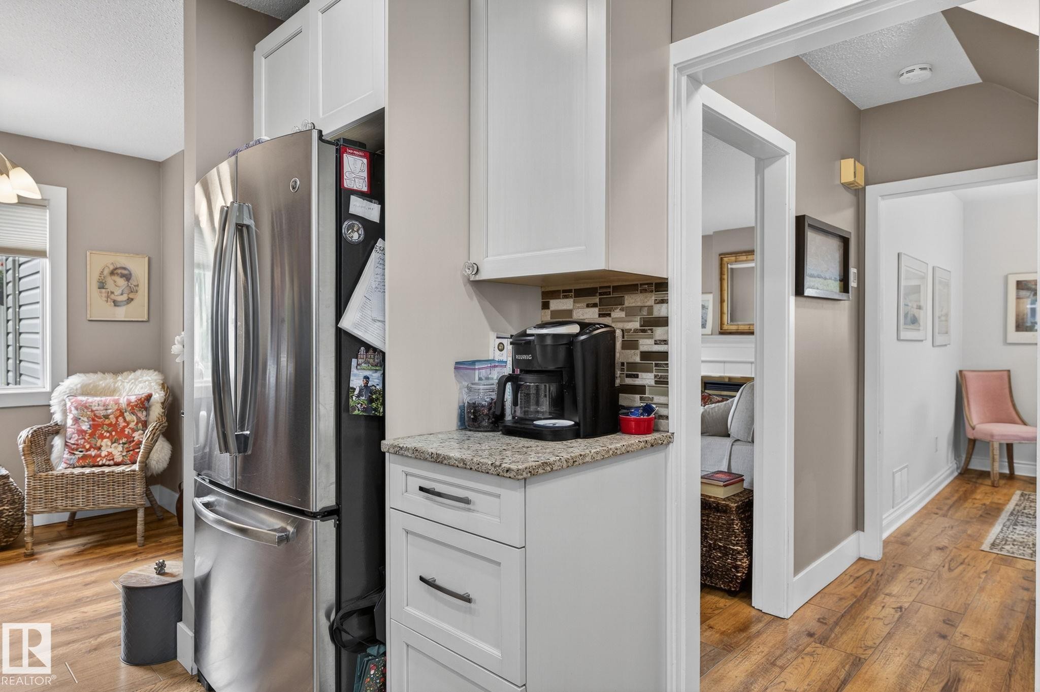 10108 144 Street Nw, Edmonton, AB - Indoor Photo Showing Kitchen