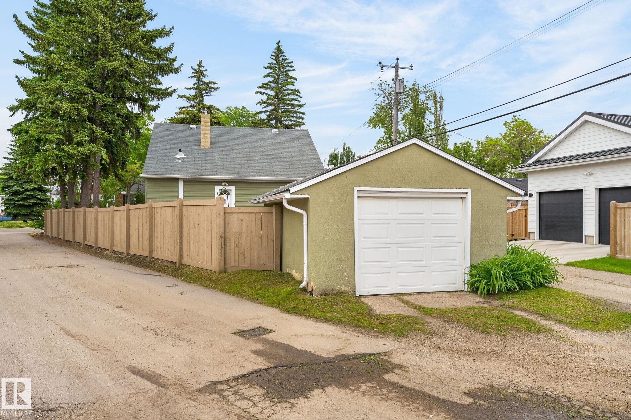 10108 144 Street Nw, Edmonton, AB - Outdoor