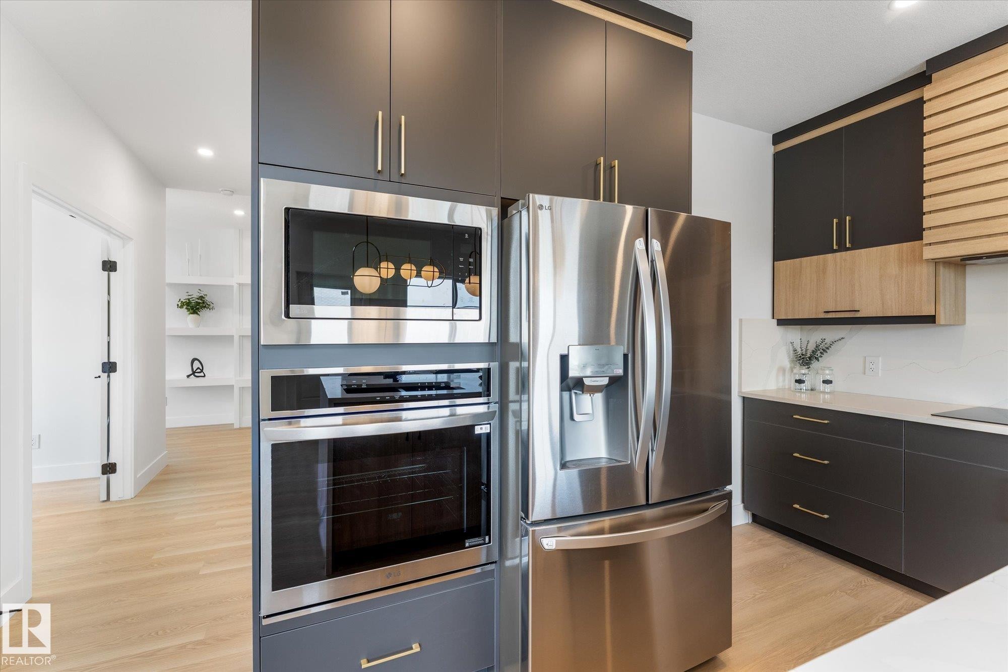 12 Cobblestone Gate, Spruce Grove, AB - Indoor Photo Showing Kitchen
