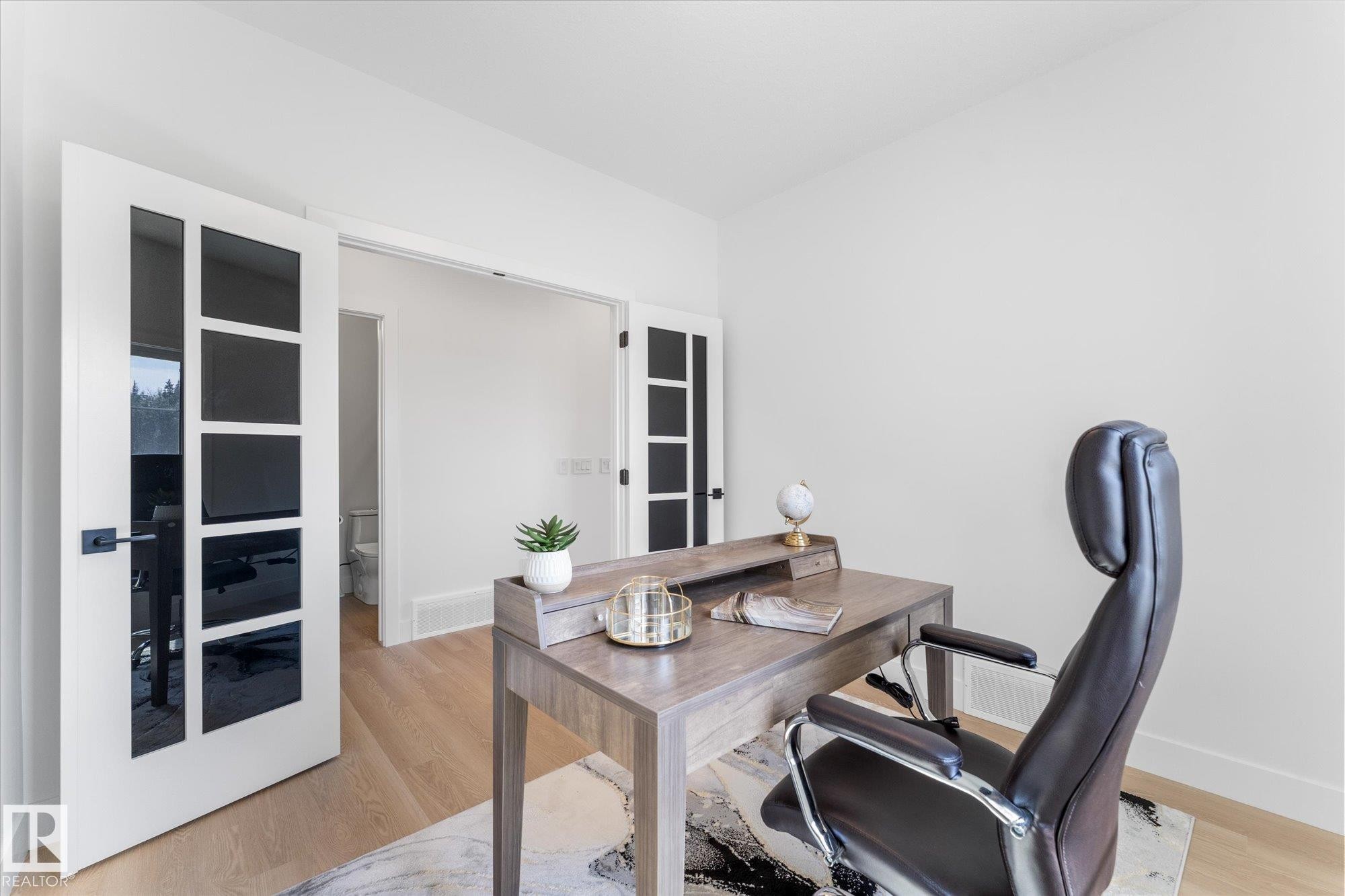 12 Cobblestone Gate, Spruce Grove, AB - Indoor Photo Showing Dining Room