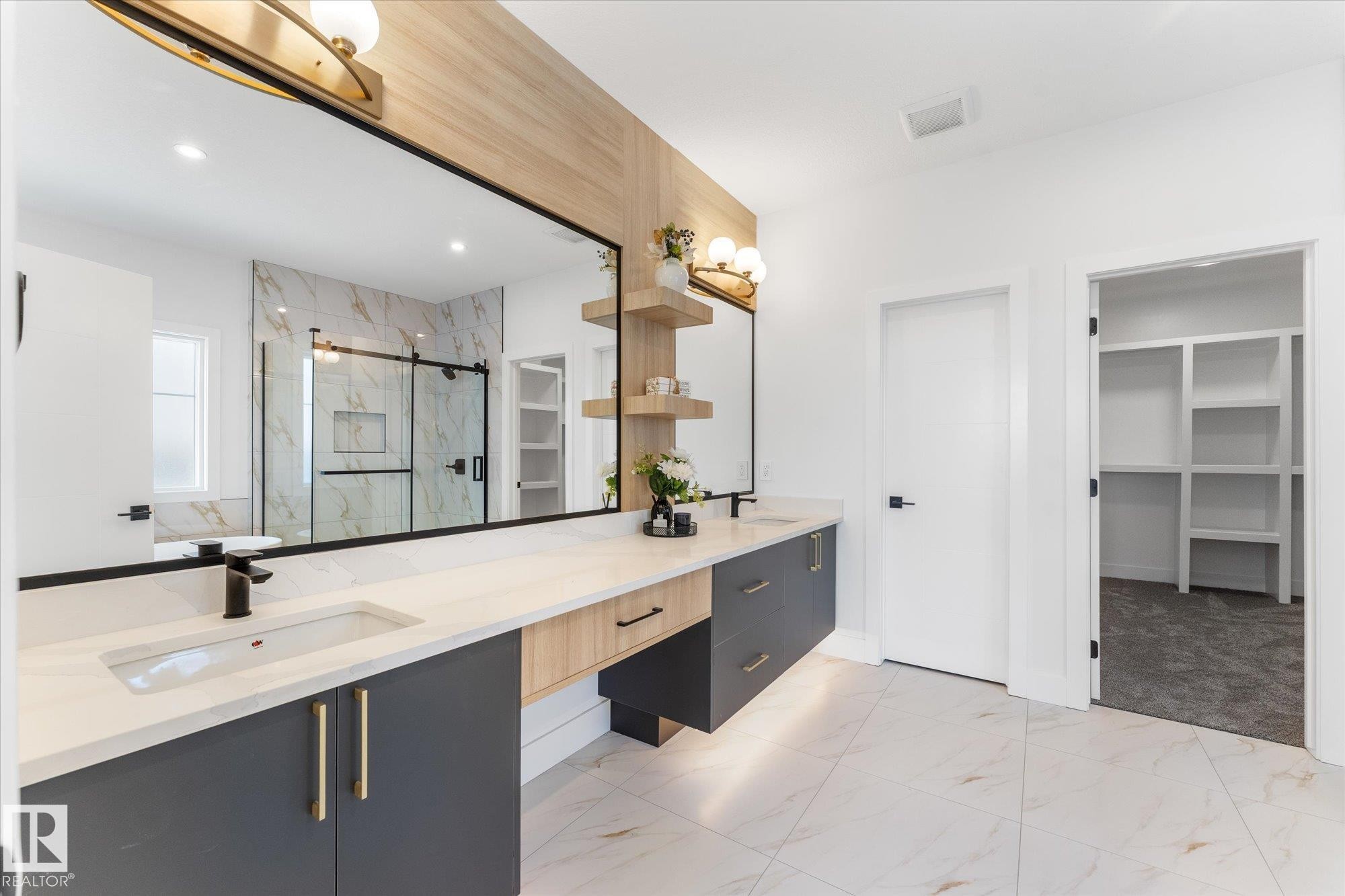 12 Cobblestone Gate, Spruce Grove, AB - Indoor Photo Showing Bathroom