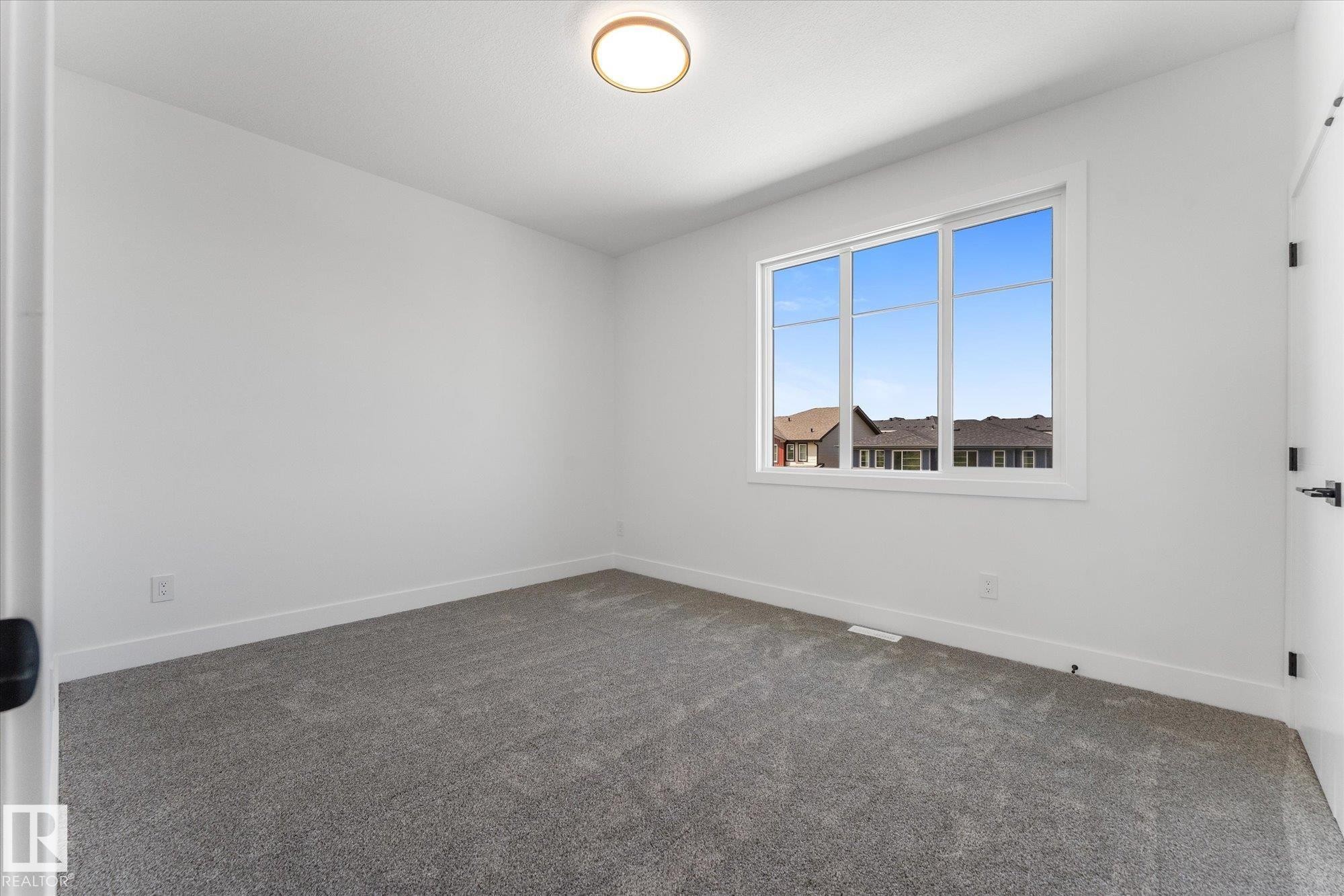 12 Cobblestone Gate, Spruce Grove, AB - Indoor Photo Showing Other Room