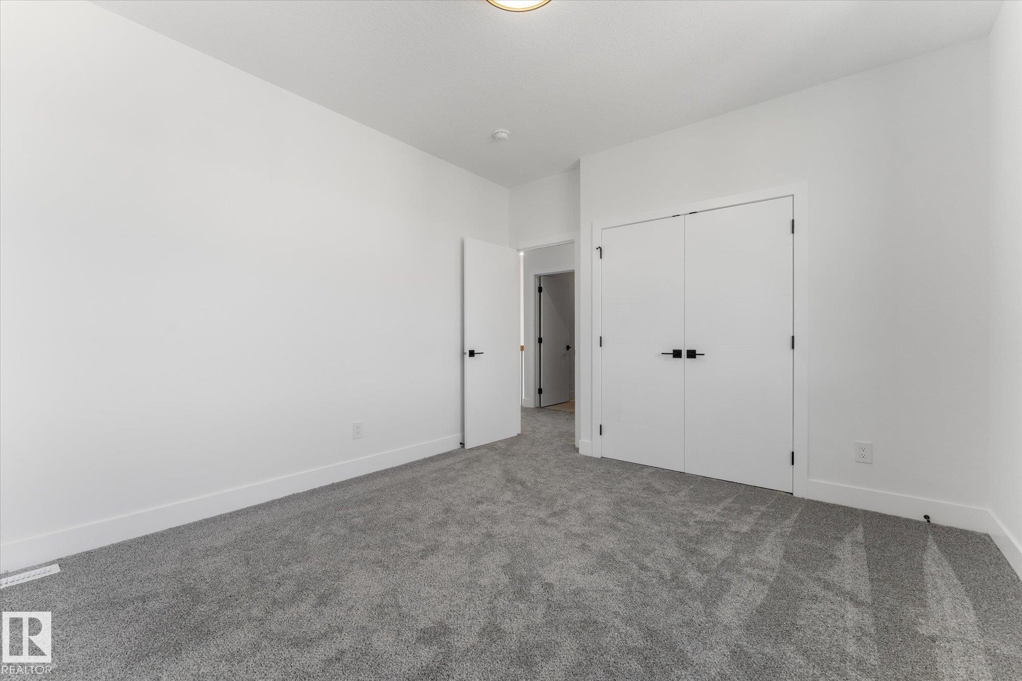12 Cobblestone Gate, Spruce Grove, AB - Indoor Photo Showing Other Room