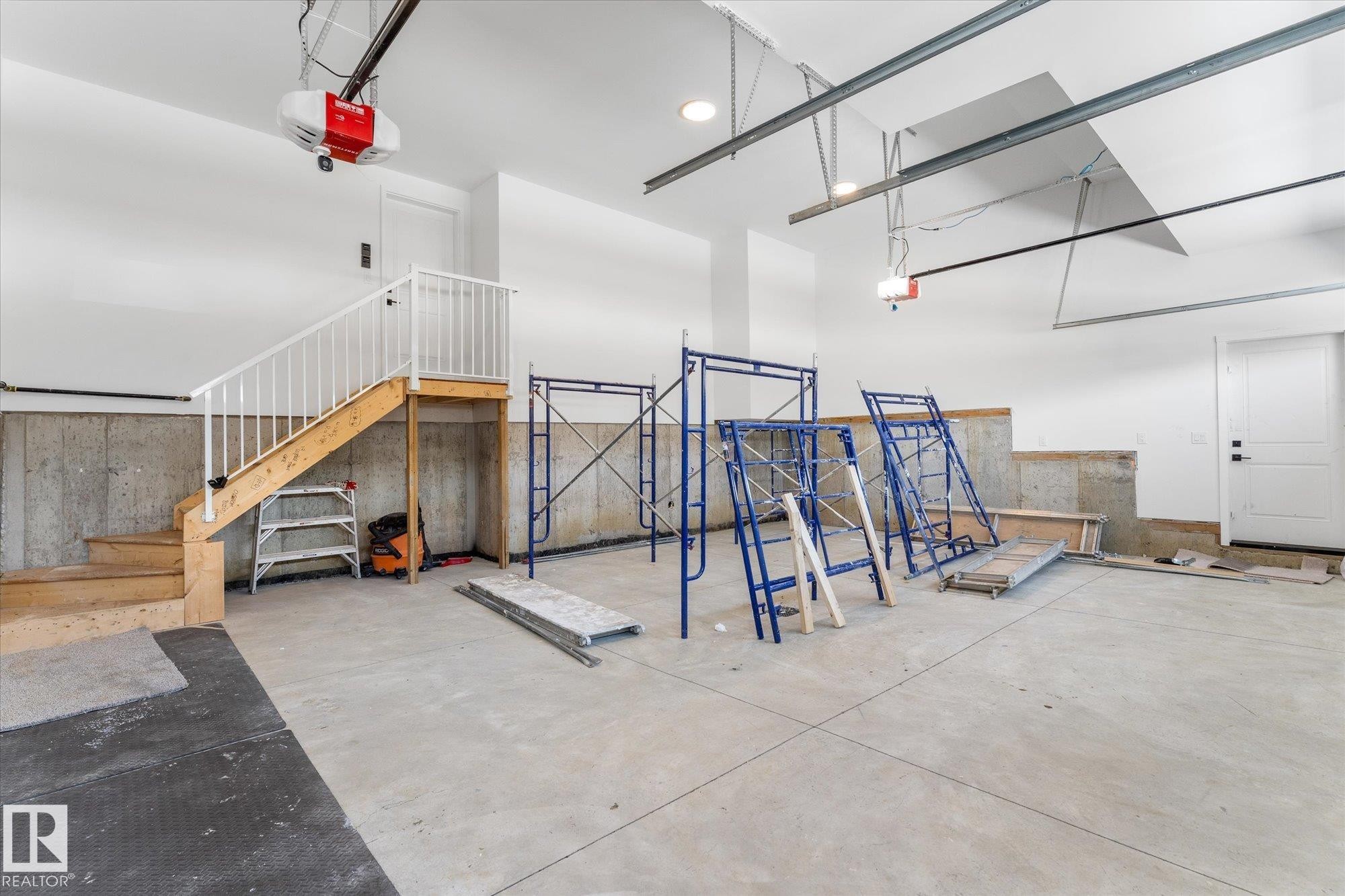 12 Cobblestone Gate, Spruce Grove, AB - Indoor Photo Showing Garage