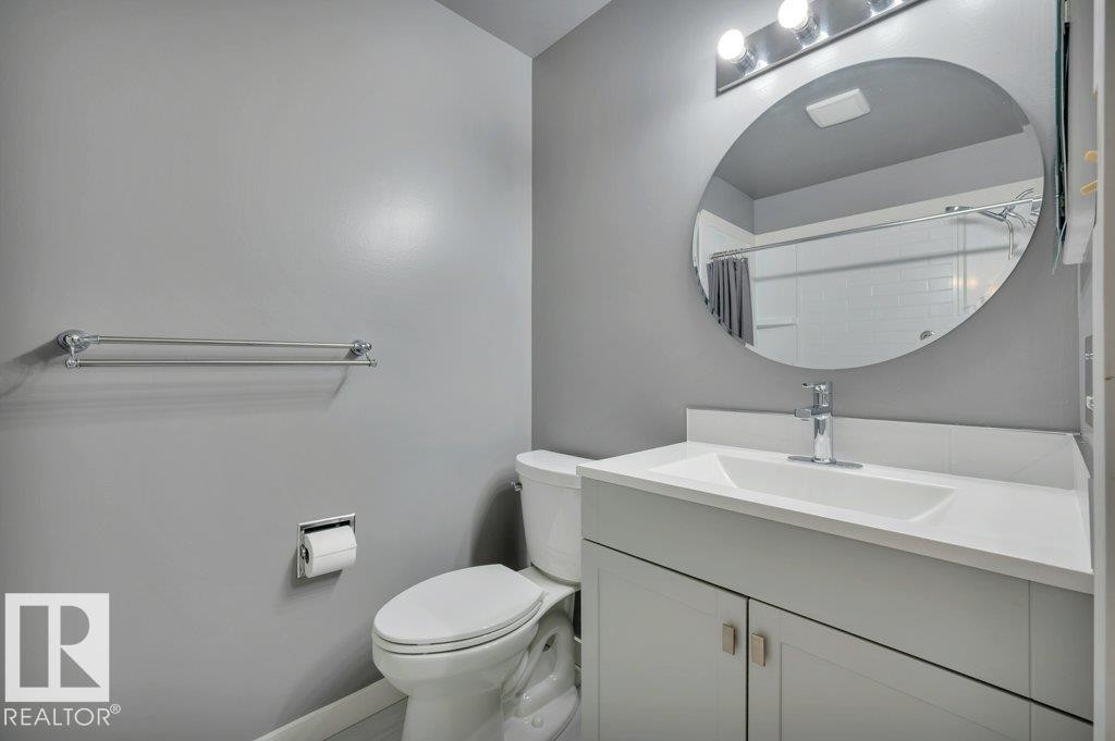 #22 1651 46 St Nw, Edmonton, AB - Indoor Photo Showing Bathroom
