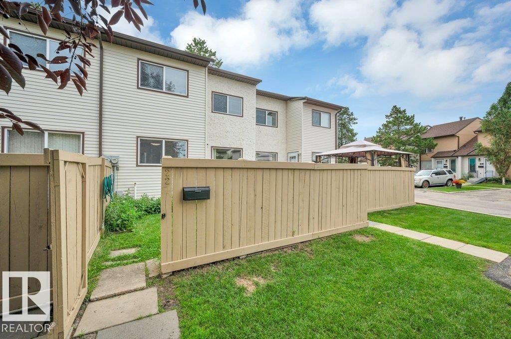 #22 1651 46 St Nw, Edmonton, AB - Outdoor