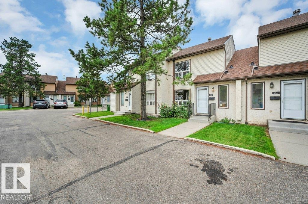 #22 1651 46 St Nw, Edmonton, AB - Outdoor With Facade