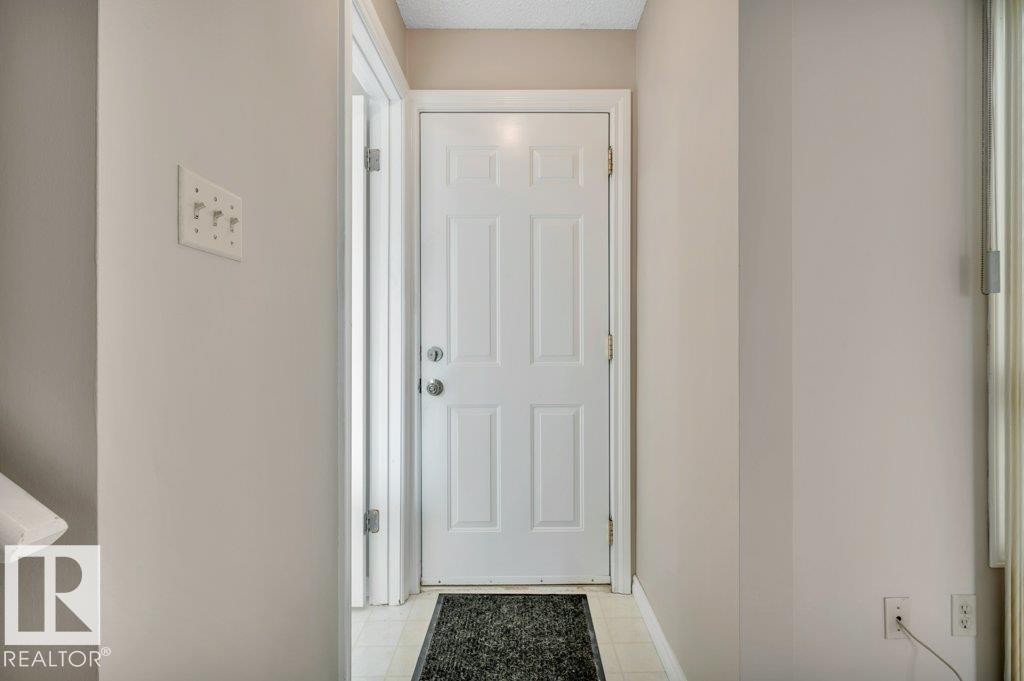 #22 1651 46 St Nw, Edmonton, AB - Indoor Photo Showing Other Room