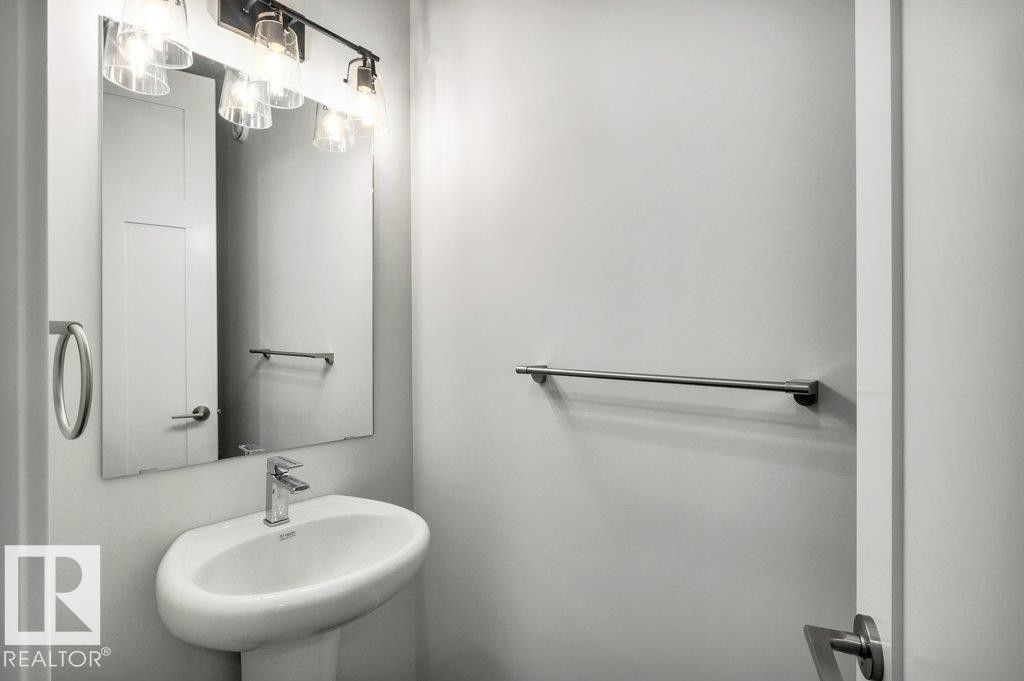 13 Hillwood Terrace, Spruce Grove, AB - Indoor Photo Showing Bathroom