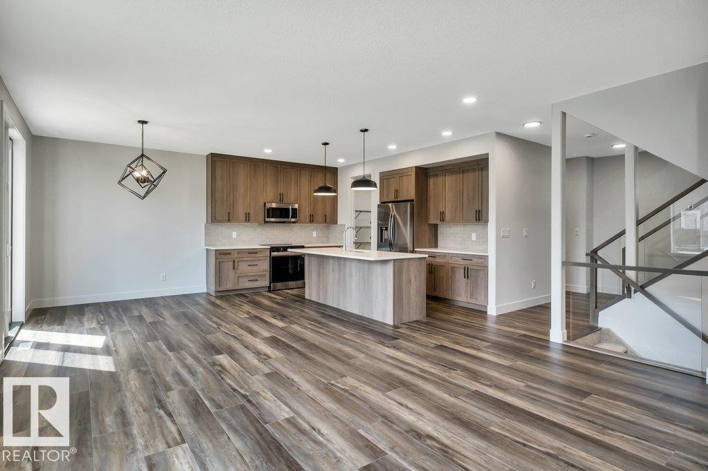 13 Hillwood Terrace, Spruce Grove, AB - Indoor Photo Showing Kitchen With Stainless Steel Kitchen With Upgraded Kitchen