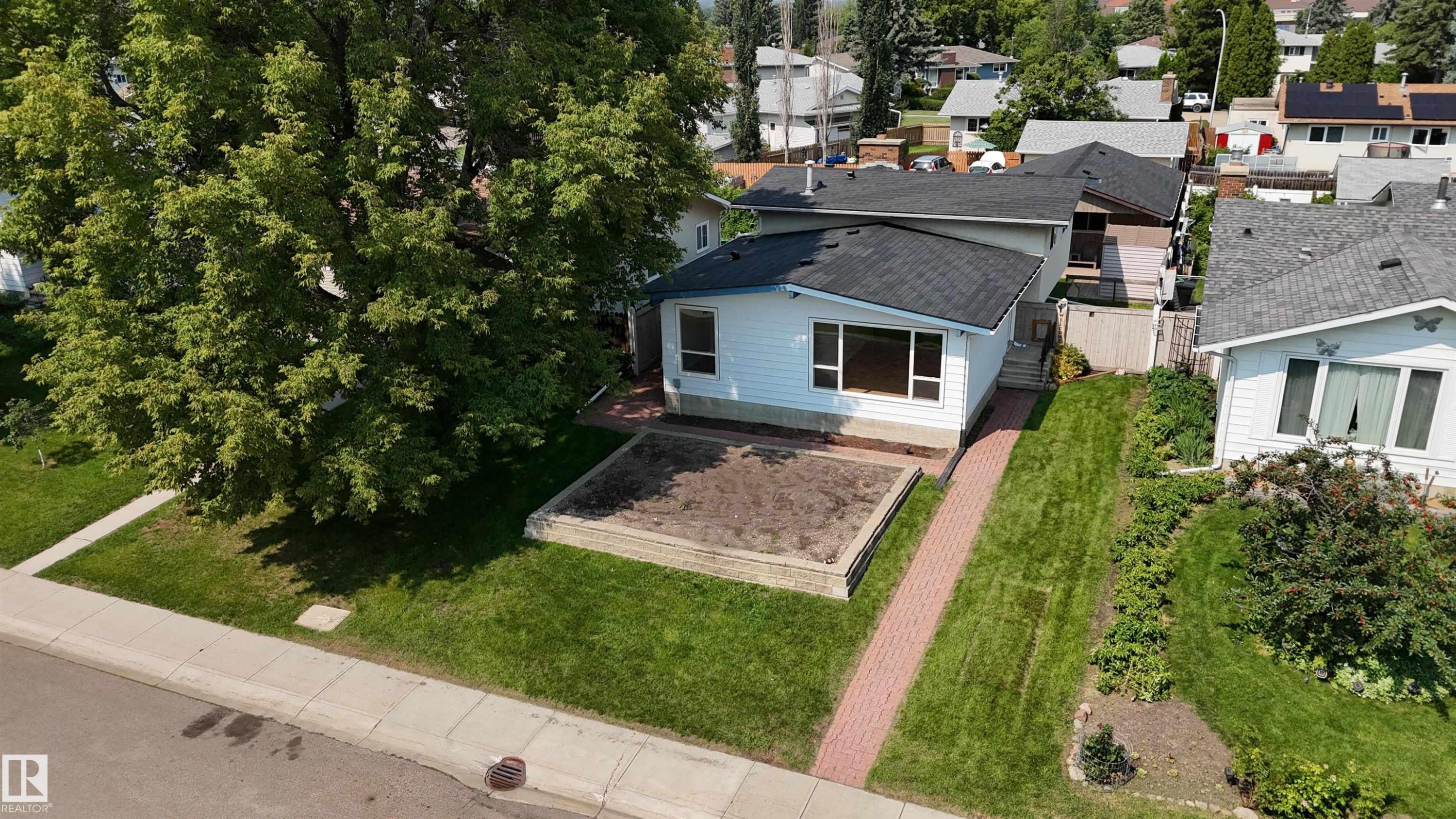 7 Beechmont Avenue, Spruce Grove, AB - Outdoor