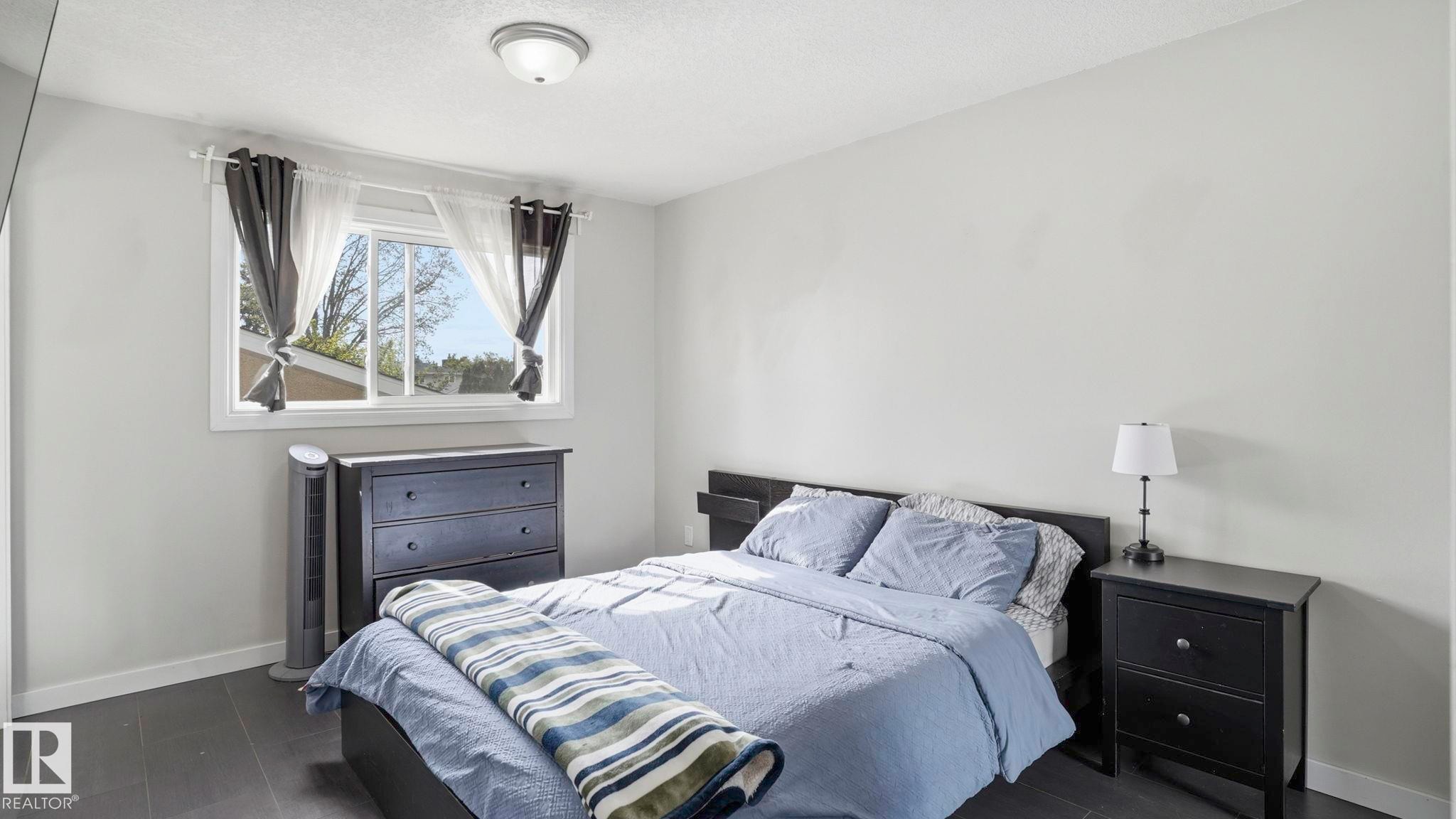 7 Beechmont Avenue, Spruce Grove, AB - Indoor Photo Showing Bedroom