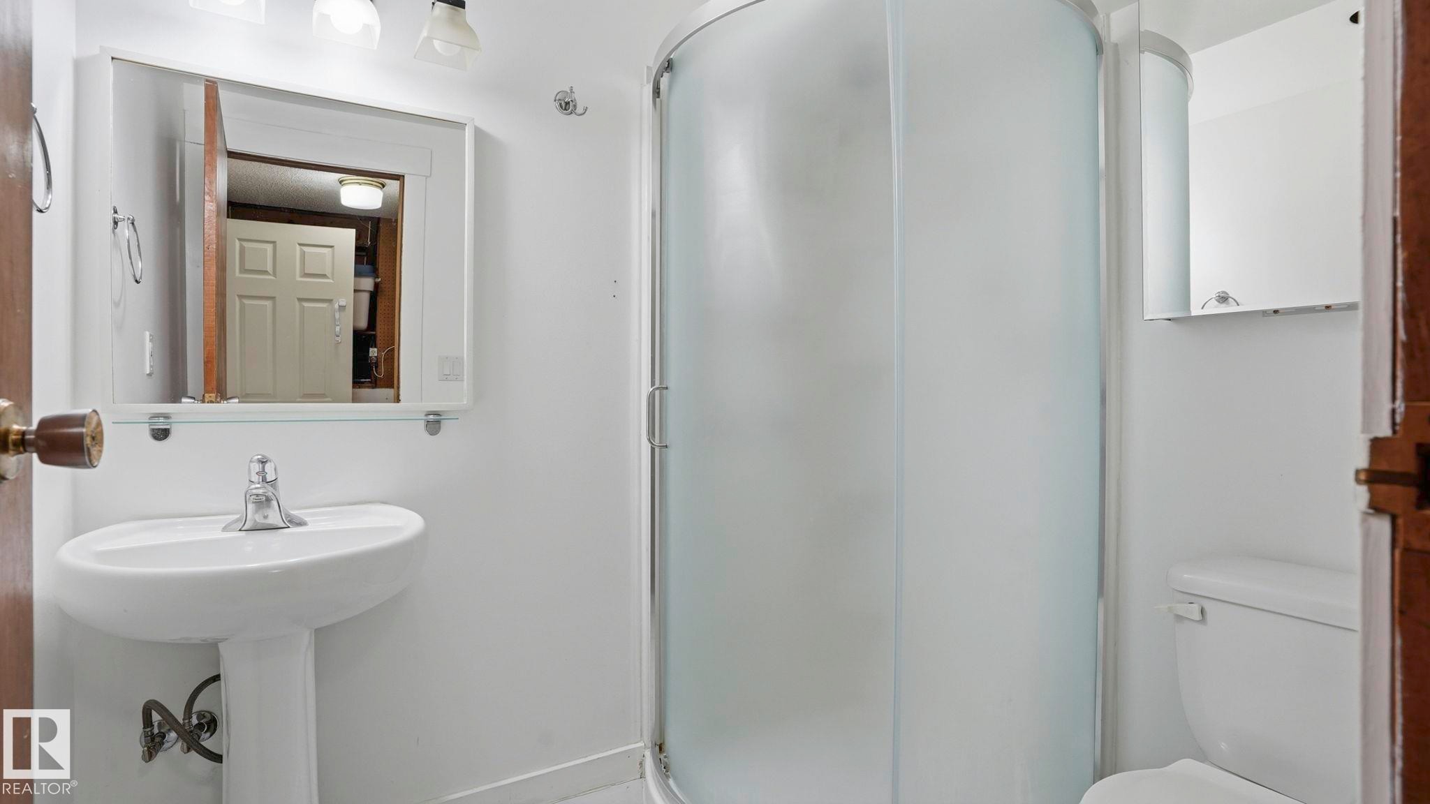 7 Beechmont Avenue, Spruce Grove, AB - Indoor Photo Showing Bathroom